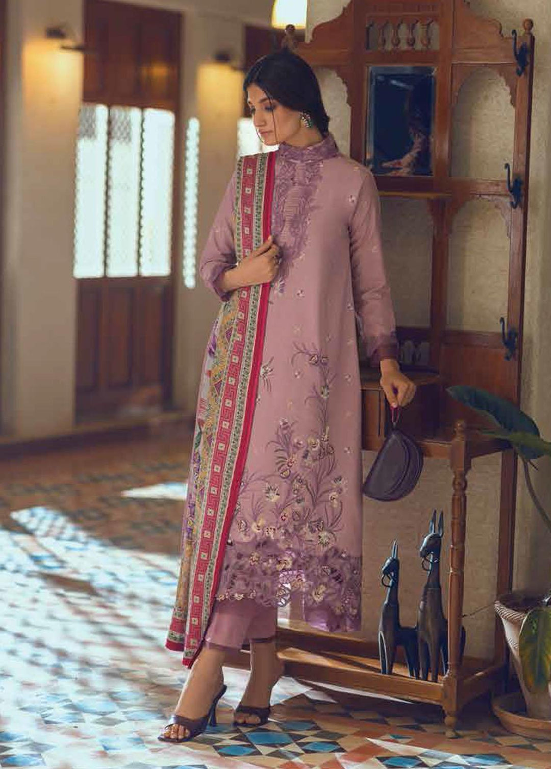 Roheenaz Embroidered Linen Suits Unstitched 3 Piece RO22FW RNZ-22-04-A - Luxury Collection