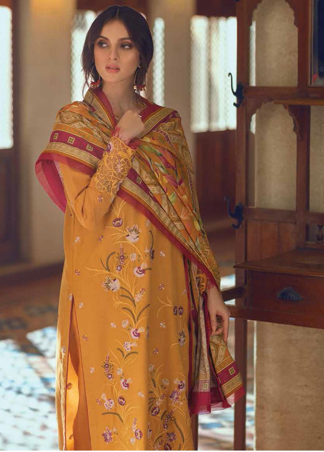 Roheenaz Embroidered Linen Suits Unstitched 3 Piece RO22FW RNZ-22-04-B - Luxury Collection