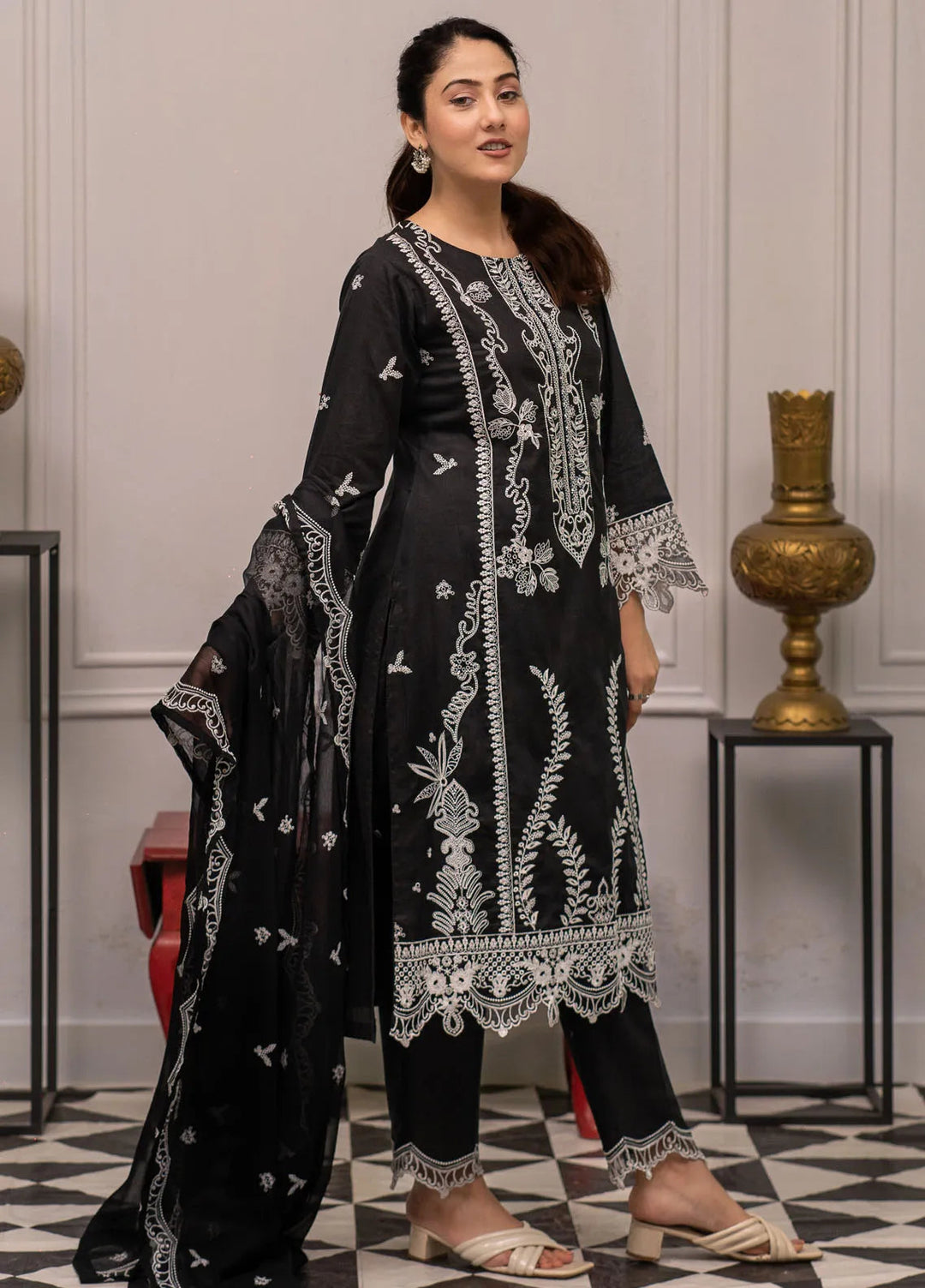 Roop Rang By Al Harir Pret Embroidered Cotton 3 Piece Suit Hoorain Black