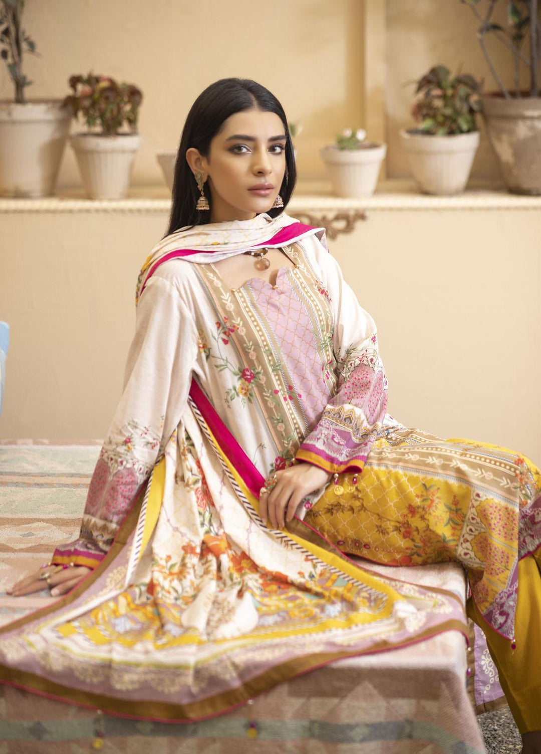 Rujhan Printed Lawn Suits Unstitched 3 Piece RJN22L-3 RPL- 003 - Summer Collection