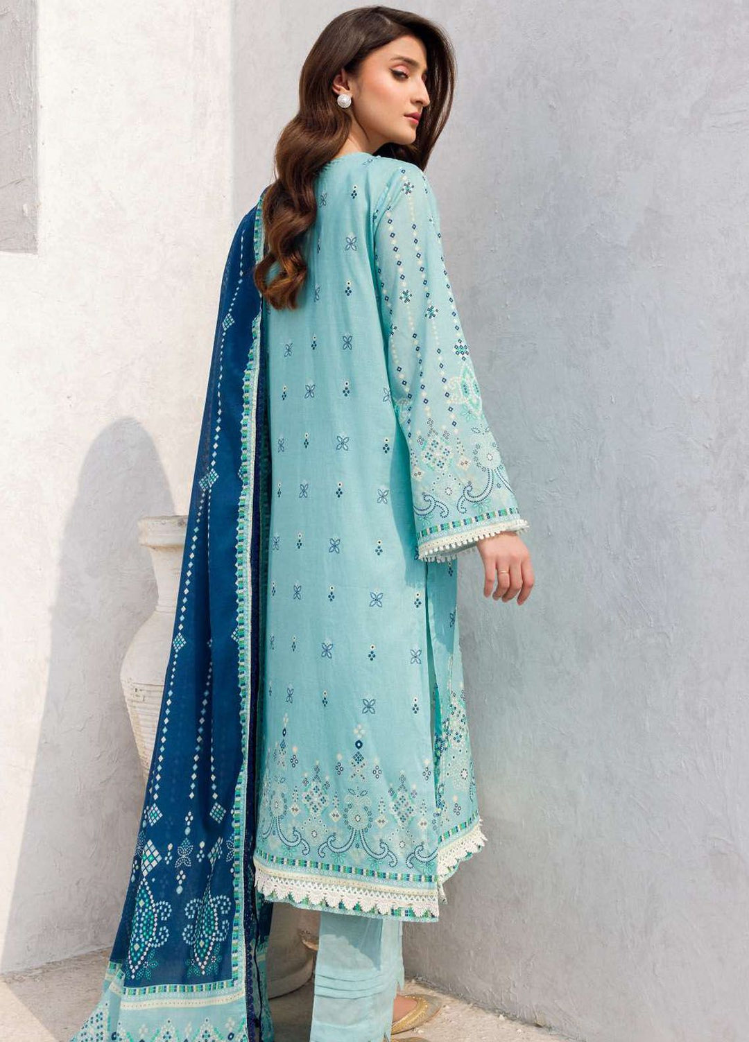 Rung By Motifz Printed Lawn Suit Unstitched 3 Piece MT24L-V2 4587 Bano - Summer Collection