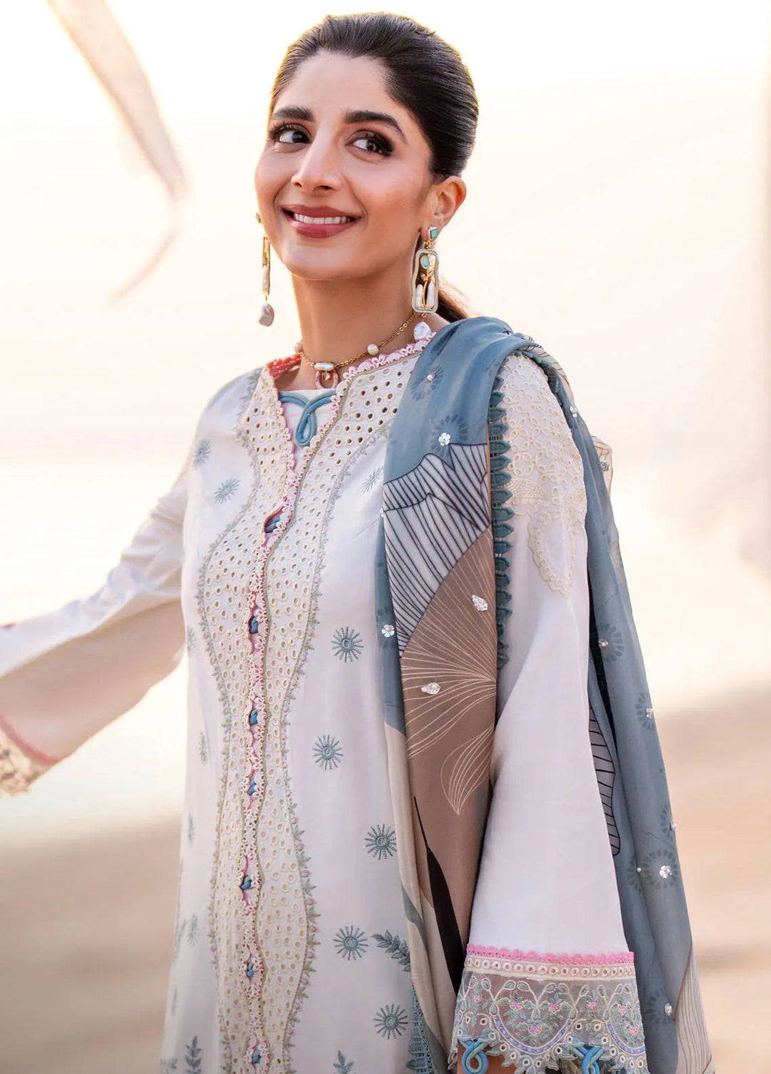 Saagar by Aabyaan Embroidered Lawn Suit Unstitched 3 Piece ABY25SL AS-09 Zaira - Summer Collection
