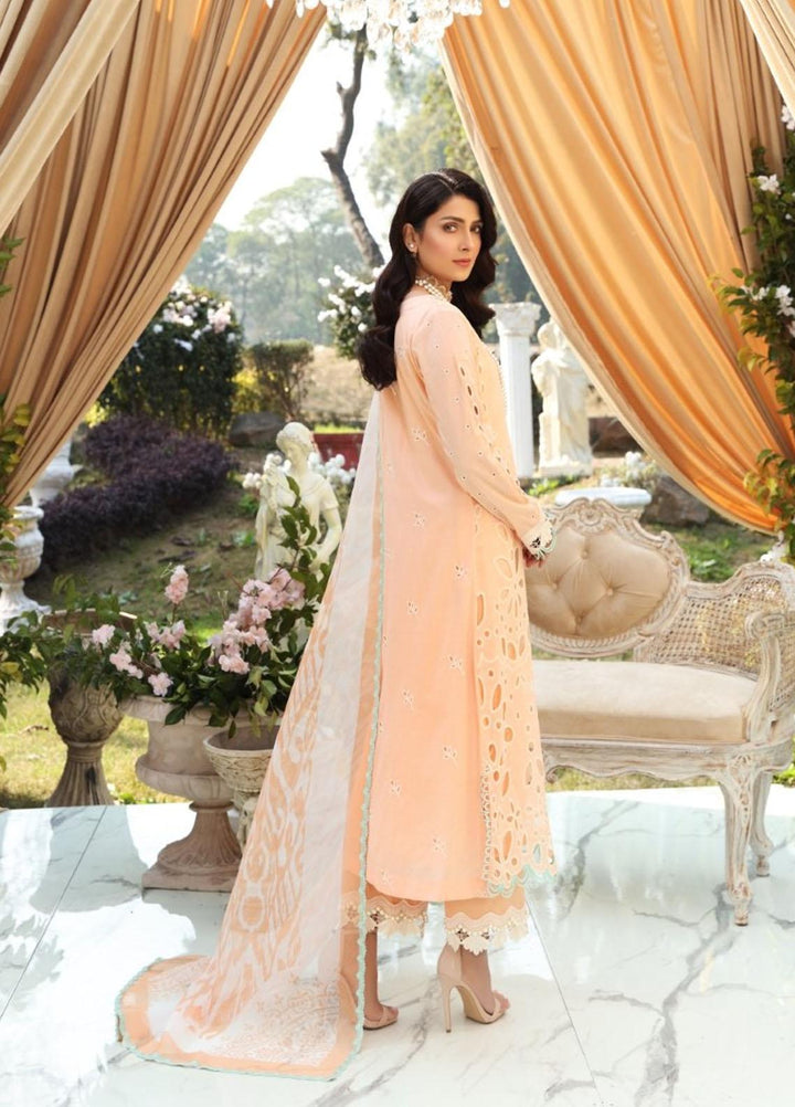 Sable Vogue By Ittehad Textiles Embroidered Lawn Suits Unstitched 3 Piece ITD21SV 01-AMIRA - Luxury Collection