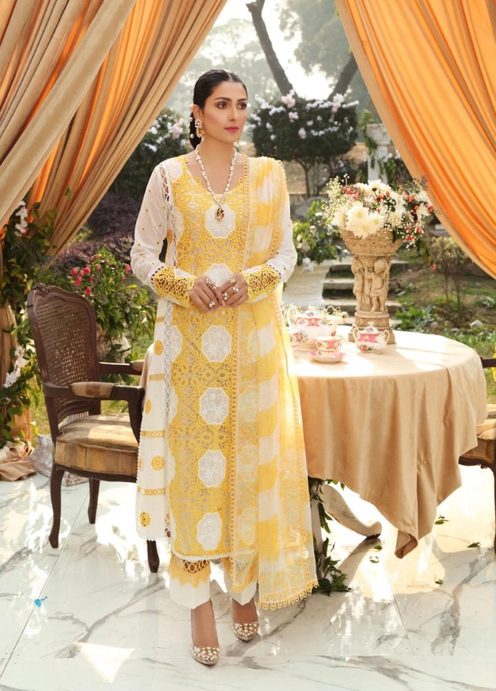 Sable Vogue By Ittehad Textiles Embroidered Lawn Suits Unstitched 3 Piece ITD21SV 03-LARA - Luxury Collection