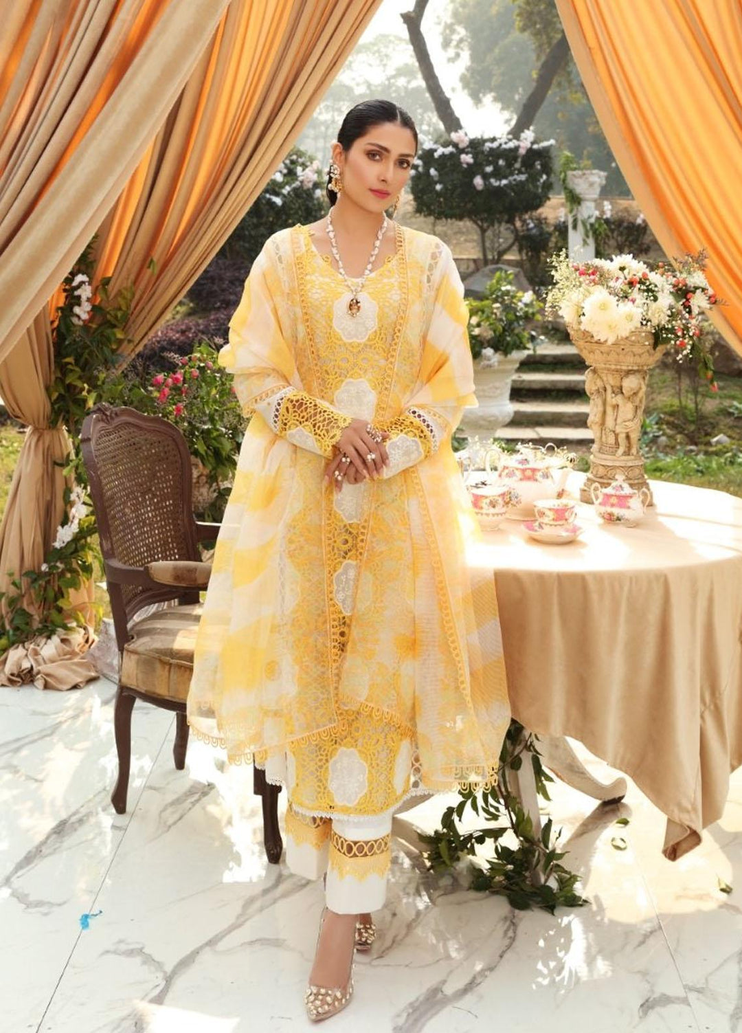 Sable Vogue By Ittehad Textiles Embroidered Lawn Suits Unstitched 3 Piece ITD21SV 03-LARA - Luxury Collection