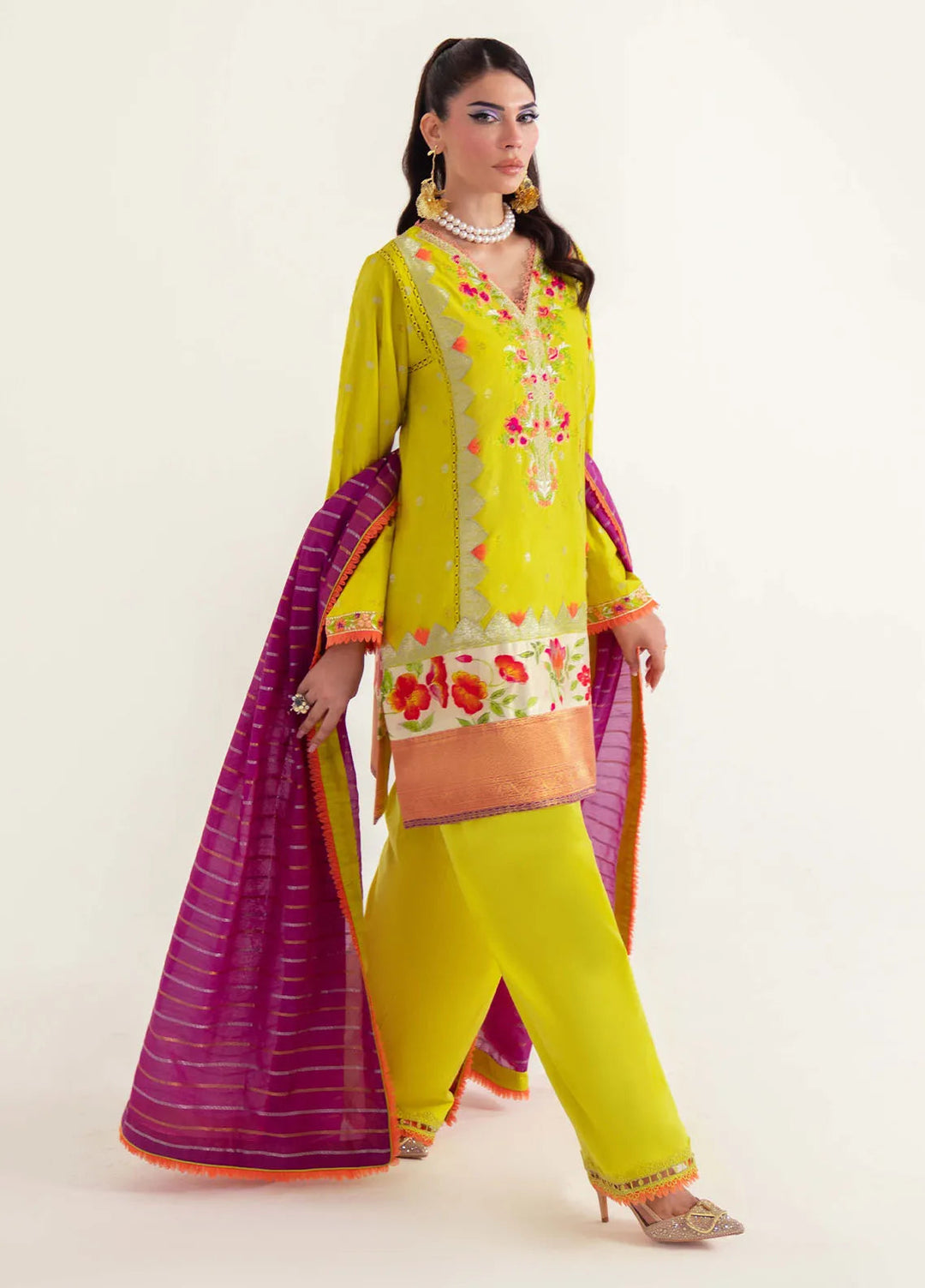 Sable Vogue Embroidered Jacquard Suits Unstitched 3 Piece SV25LL SL-04 - Summer Collection