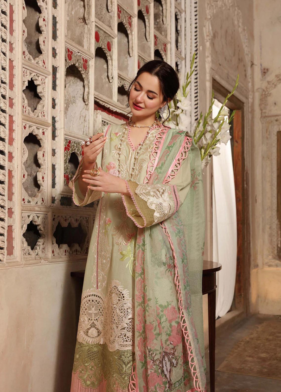 Sable Vogue Embroidered Lawn Suits Unstitched 3 Piece SV22LL SL-09 AYDIN - Luxury Collection