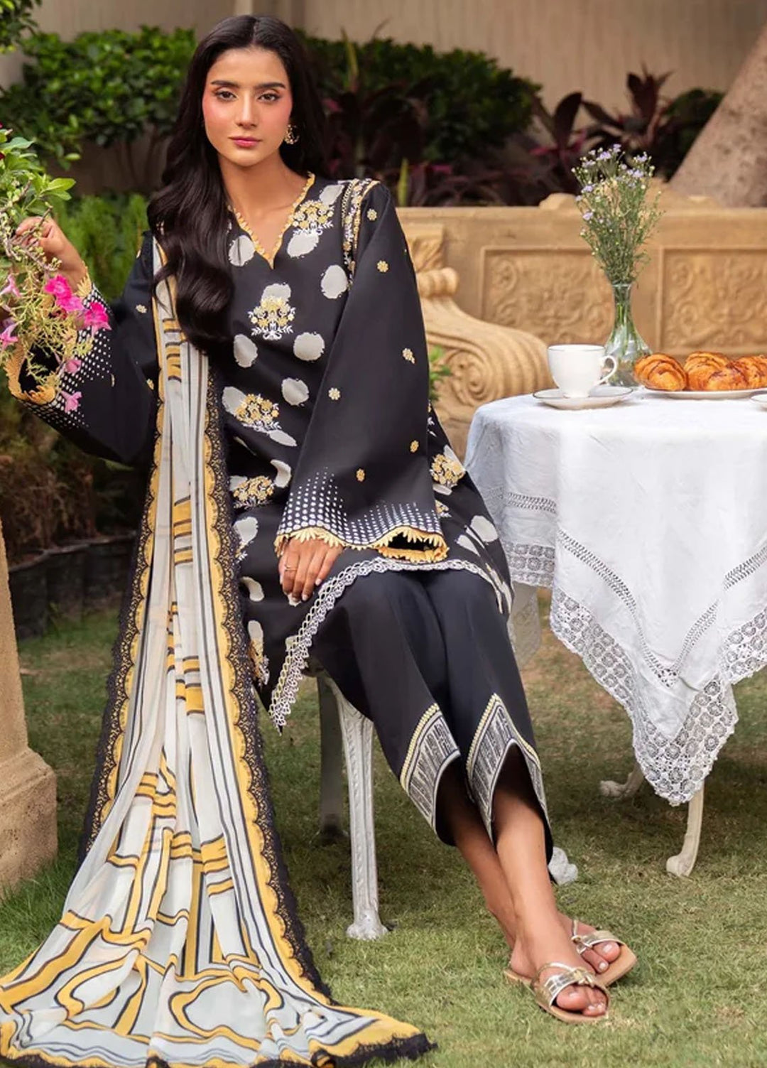 Sable Vogue Printed Lawn Suits Unstitched 3 Piece SV25PL SAL-03-25 - Summer Collection