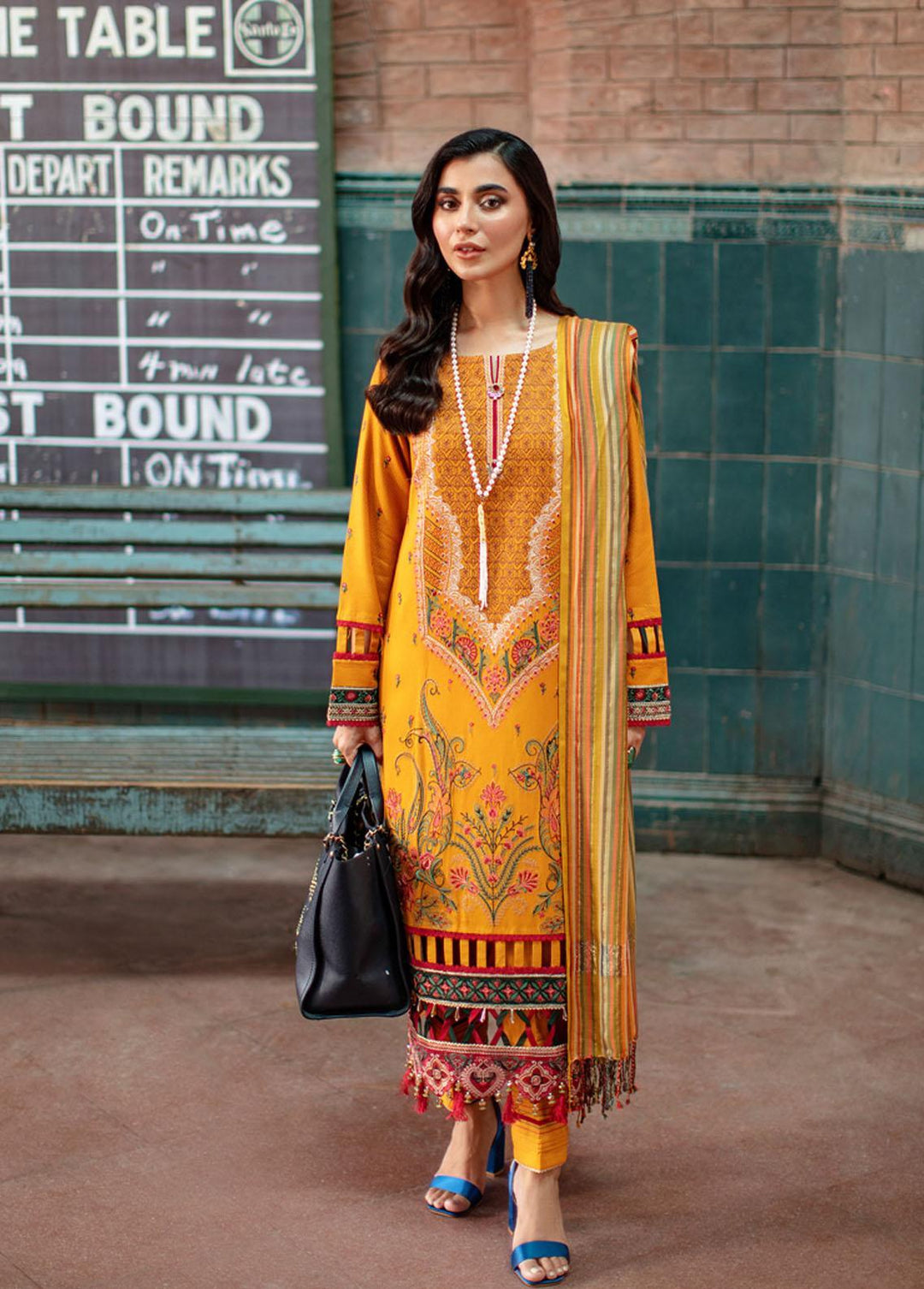 Safarnama By Rang Rasiya Embroidered Linen Suits Unstitched 3 Piece RRSNWP22D8 Mashal - Winter Collection