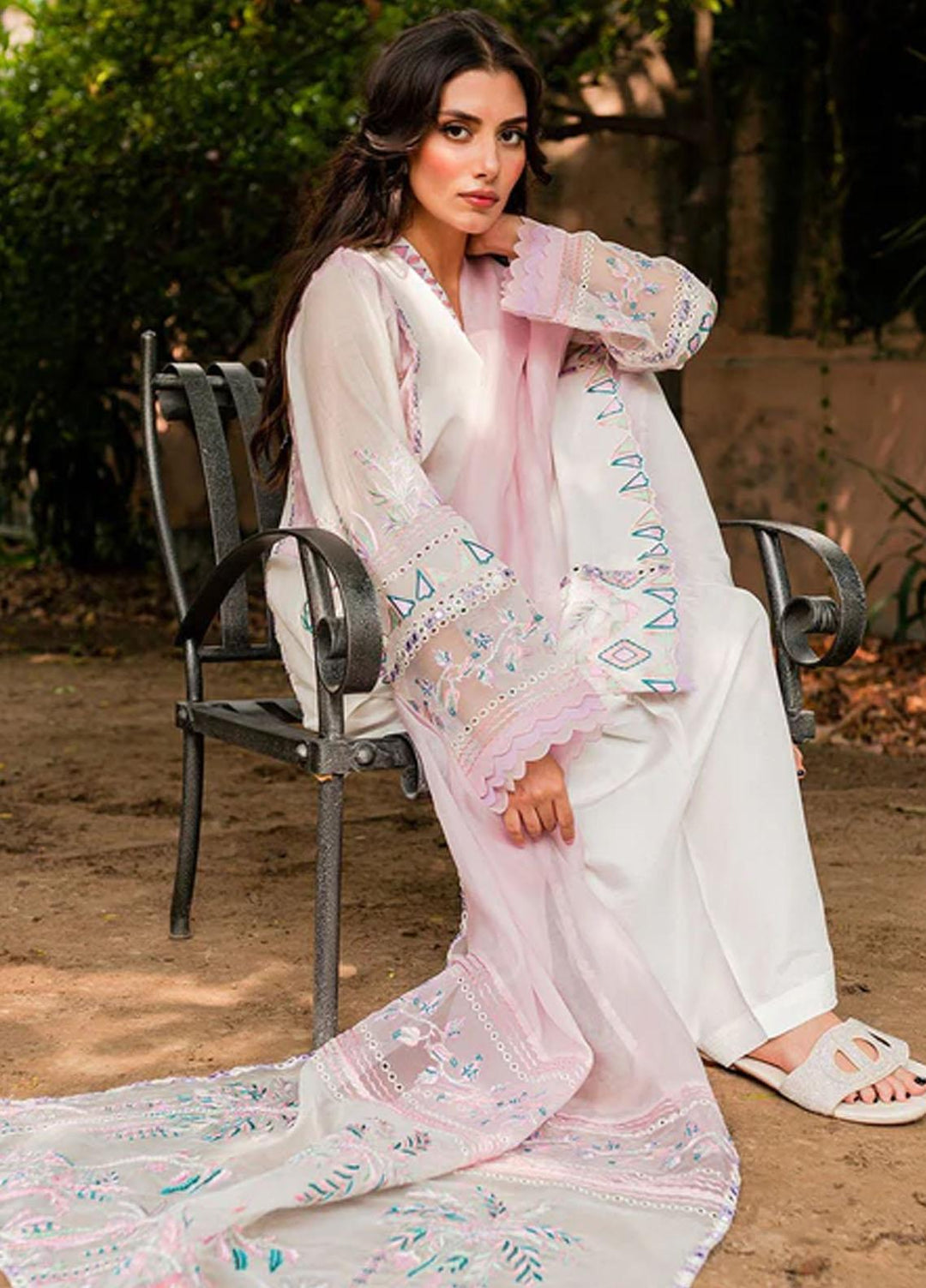 Zoya & Fatima Pret Embroidered Lawn 4 Piece Suit SFR-101