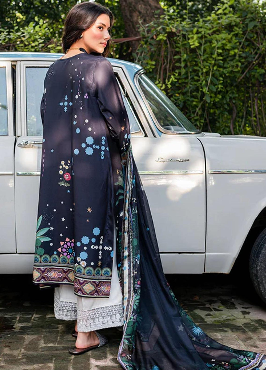 Zoya & Fatima Pret Embroidered Grip 3 Piece Suit SFR-599