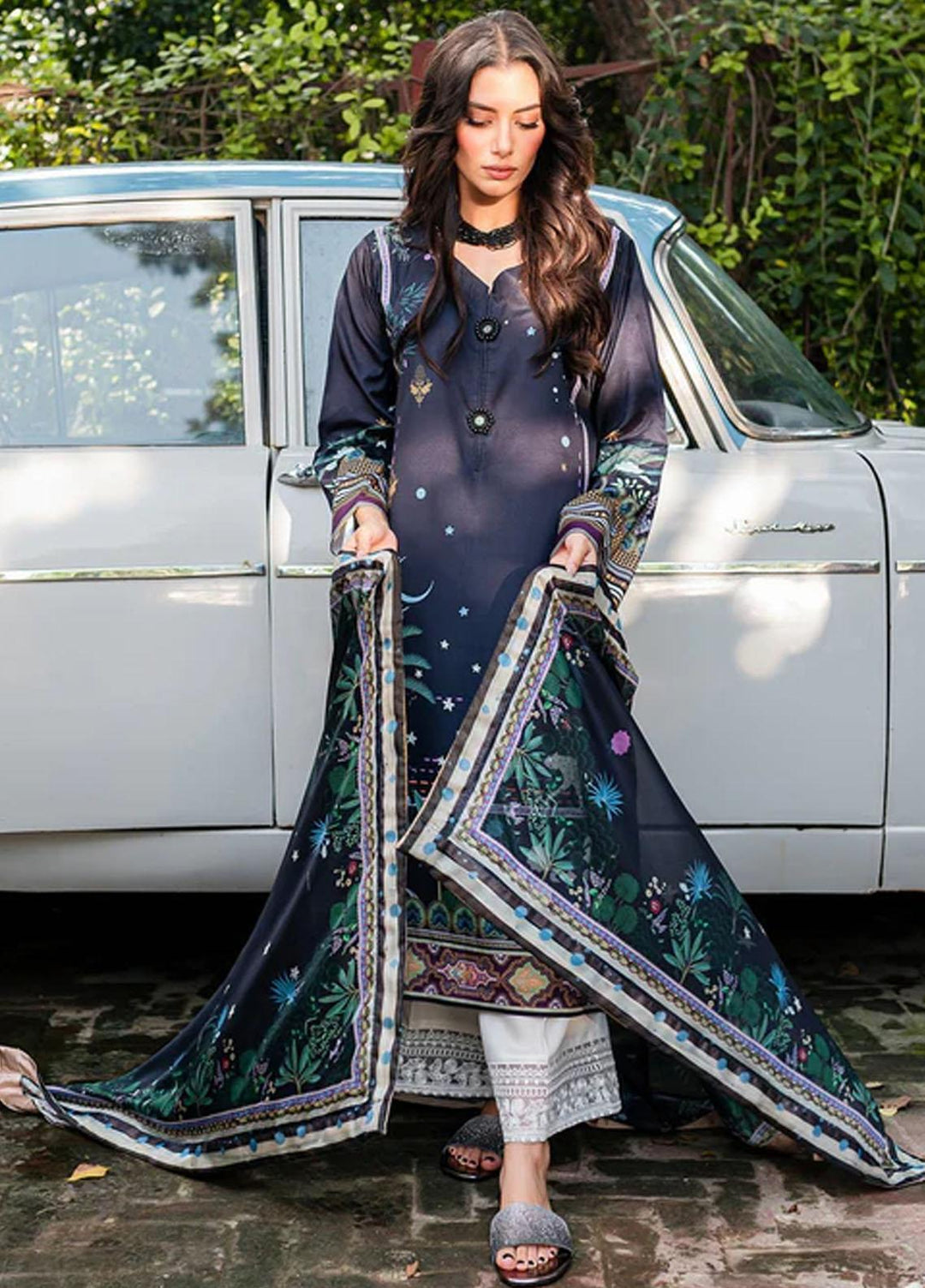 Zoya & Fatima Pret Embroidered Grip 3 Piece Suit SFR-599
