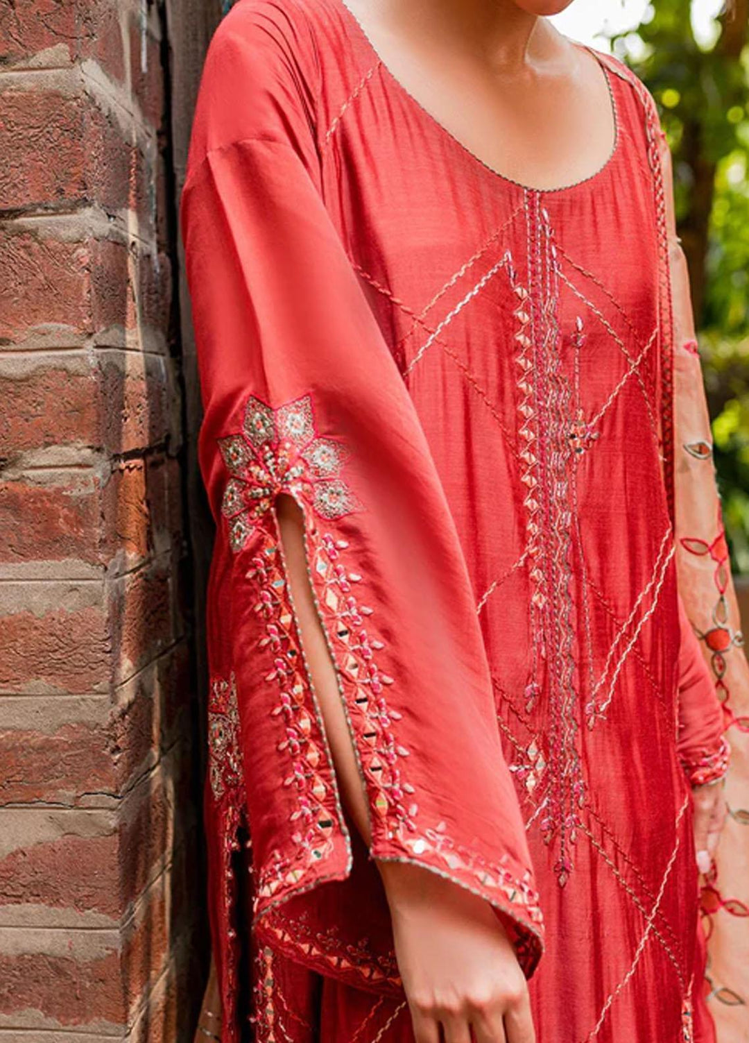 Zoya & Fatima Pret Embroidered Lawn 4 Piece Suit SFR-625