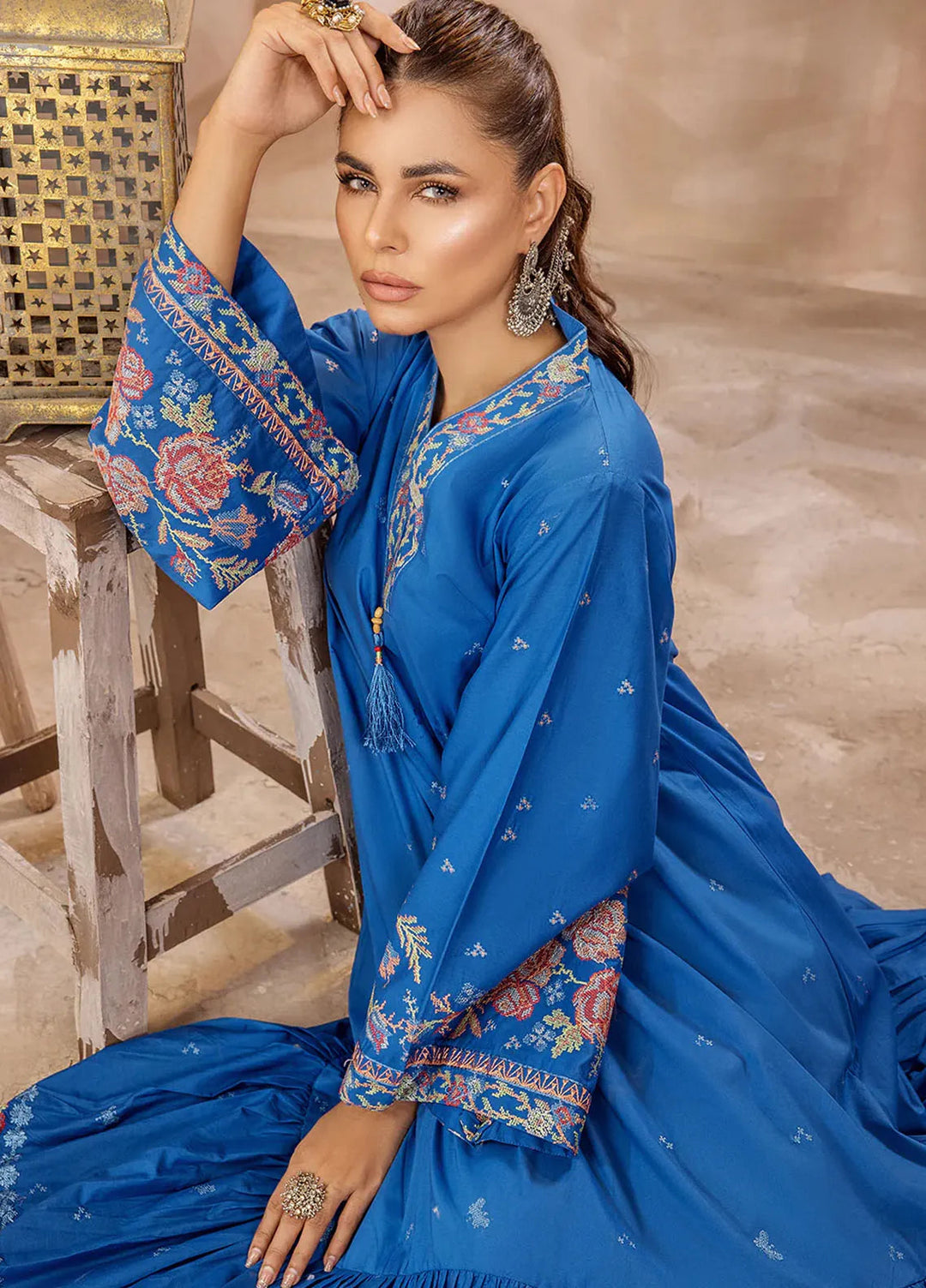 Safwa Pret Embroidered Lawn 2 Piece Suit D-04