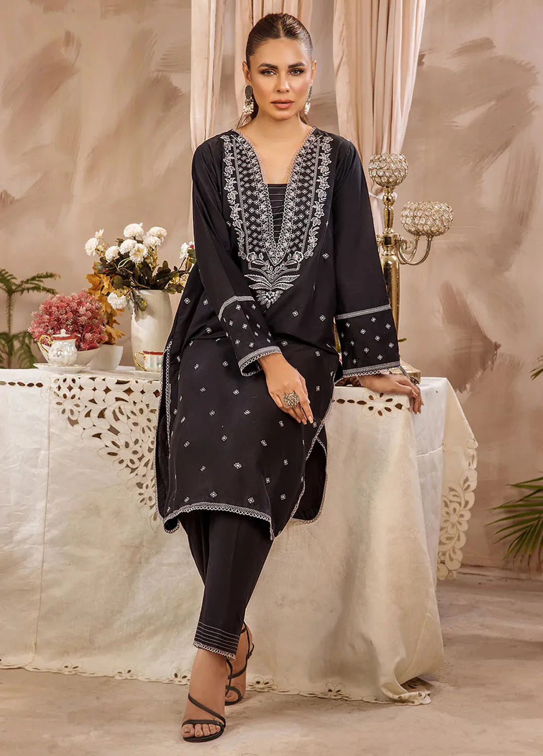 Safwa Pret Embroidered Lawn 2 Piece Suit D-05