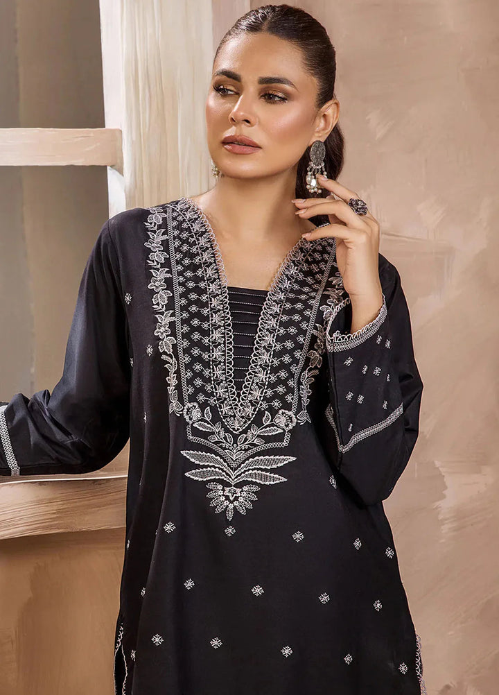 Safwa Pret Embroidered Lawn 2 Piece Suit D-05
