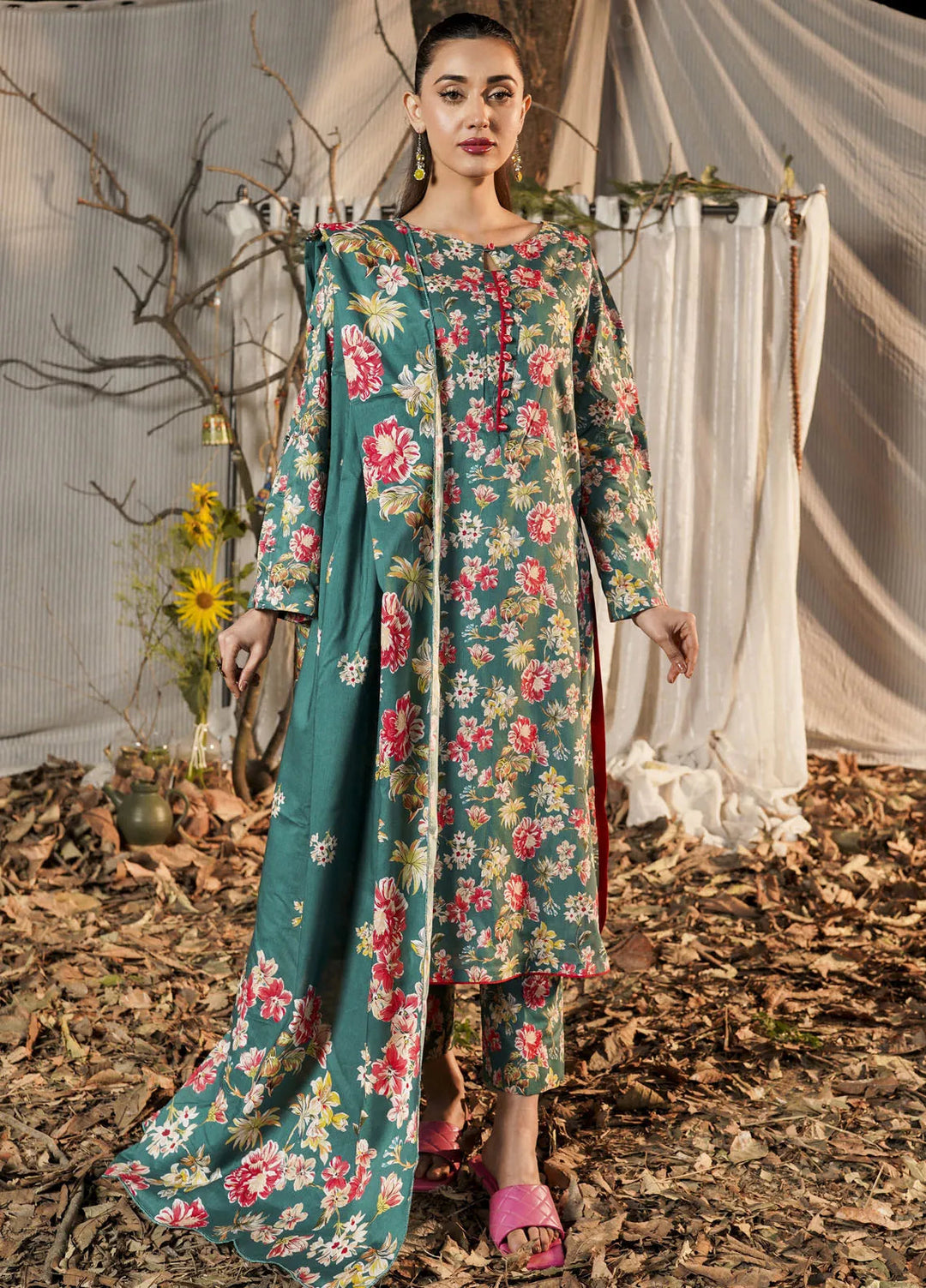 Safwa Pret Printed Lawn 3 Piece Suit P000513
