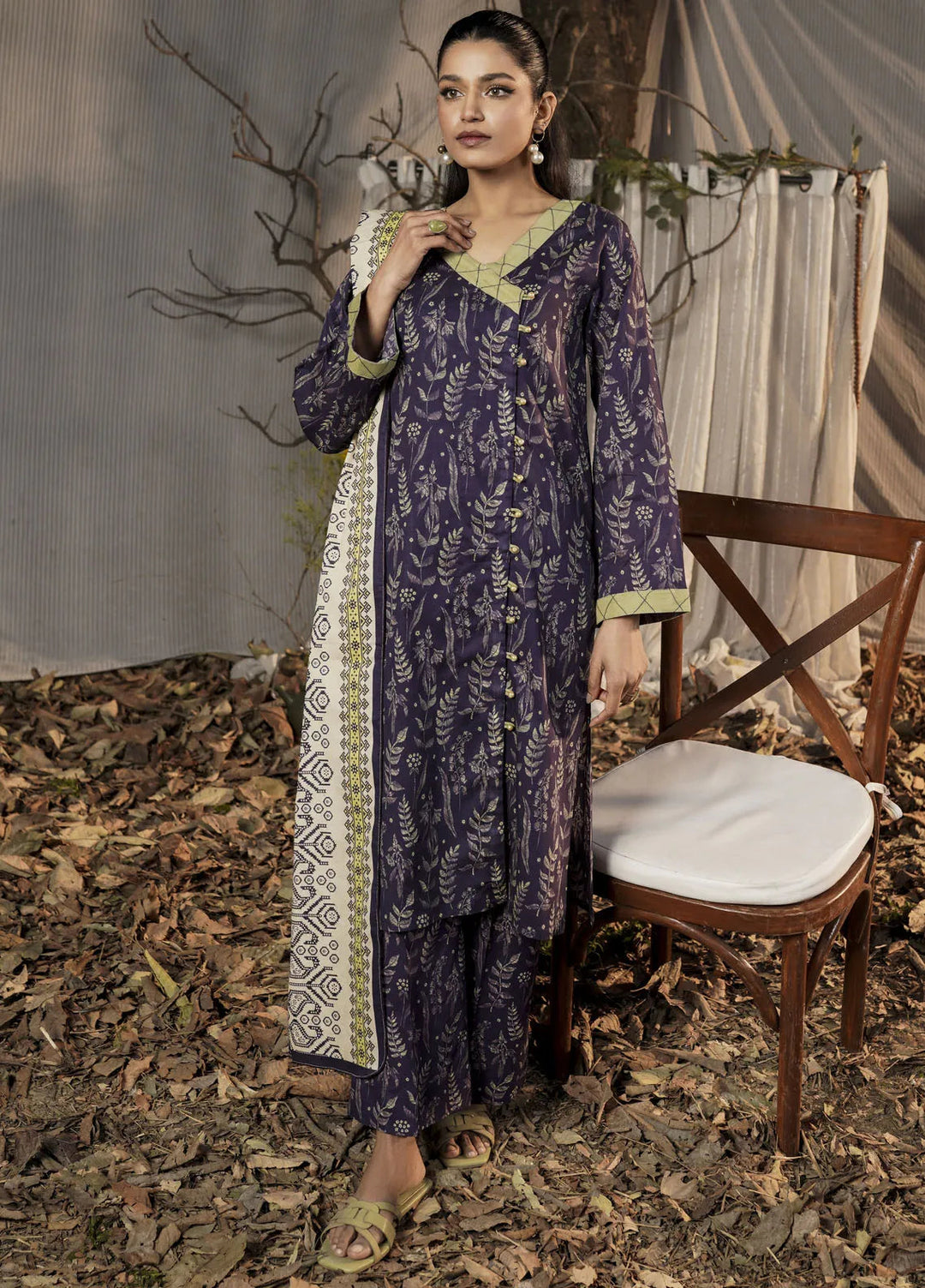 Safwa Pret Printed Lawn 3 Piece Suit P000518
