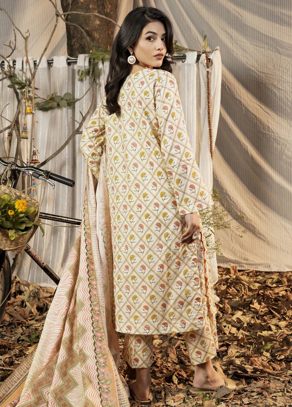 Safwa Pret Printed Lawn 3 Piece Suit P000519
