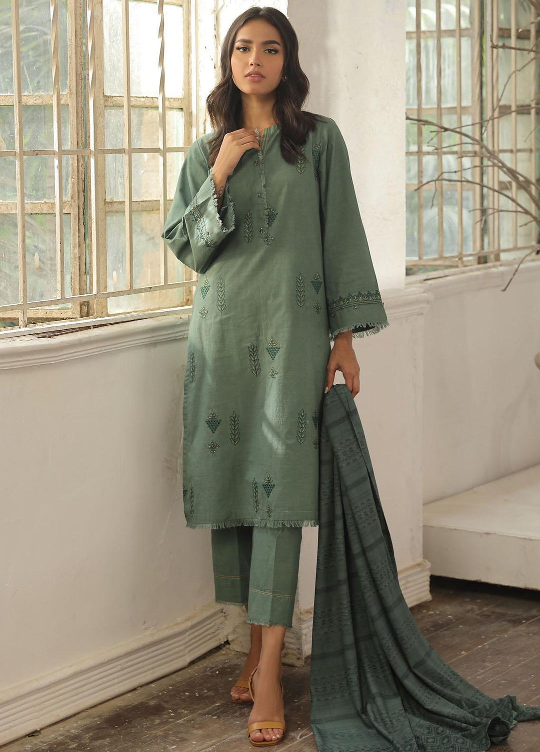 Sahar Embroidered Cross Hatch Suits Unstitched 3 Piece SHR23CH SD-V2-23-03 - Winter Collection