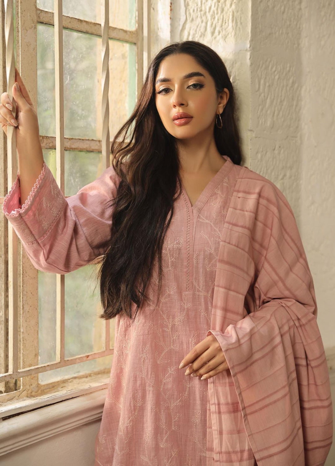 Sahar Embroidered Cross Hatch Suits Unstitched 3 Piece SHR23CH SD-V2-23-04 - Winter Collection