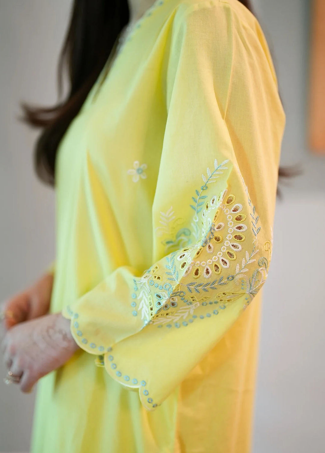 Sahar Pret Embroidered Cambric 2 Piece Suit Ssec-V3-Rr-07