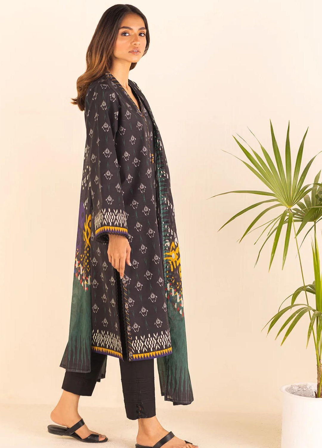 Sahar Printed Lawn Suits Unstitched 3 Piece SHR23L3 SSL-V1-23-03 - Summer Collection