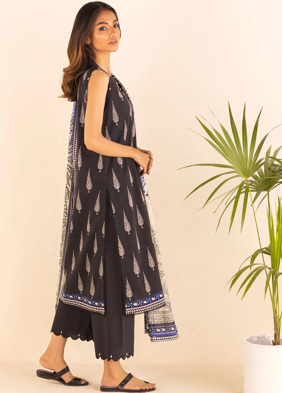 Sahar Printed Lawn Suits Unstitched 3 Piece SHR23L3 SSL-V1-23-07 - Summer Collection