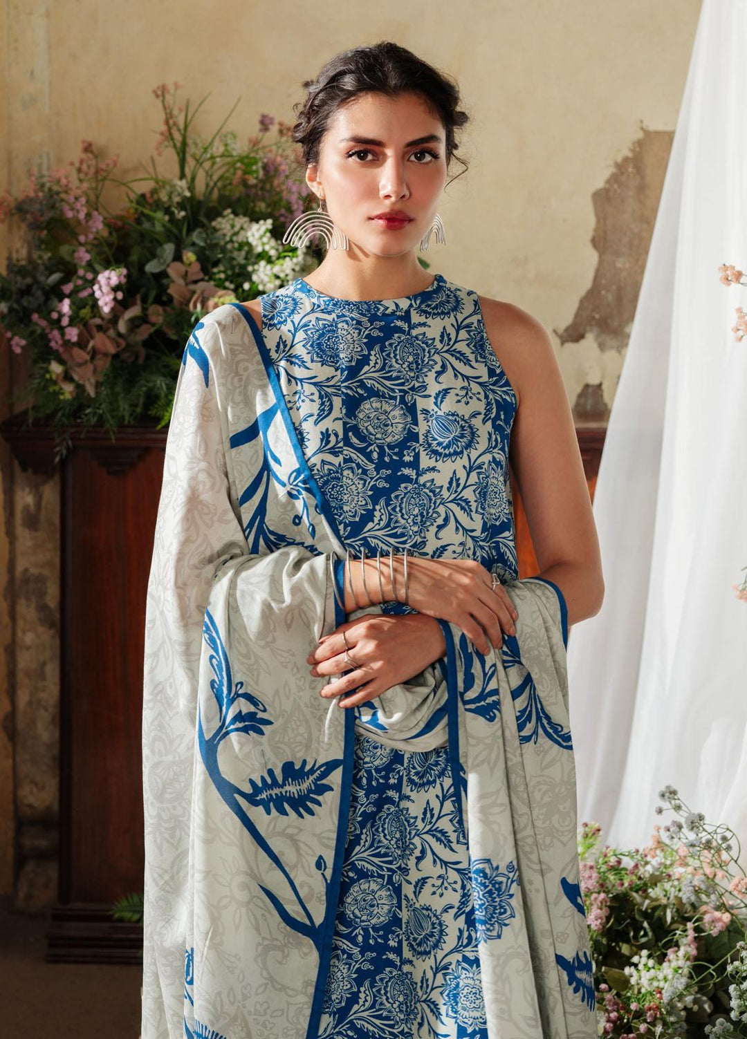 Sahar Printed Viscose Suits Unstitched 3 Piece SHR23WV SVC-V2-23-01 - Winter Collection