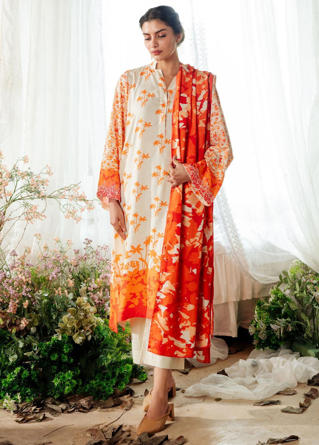 Sahar Printed Viscose Suits Unstitched 3 Piece SHR23WV SVC-V2-23-04 - Winter Collection