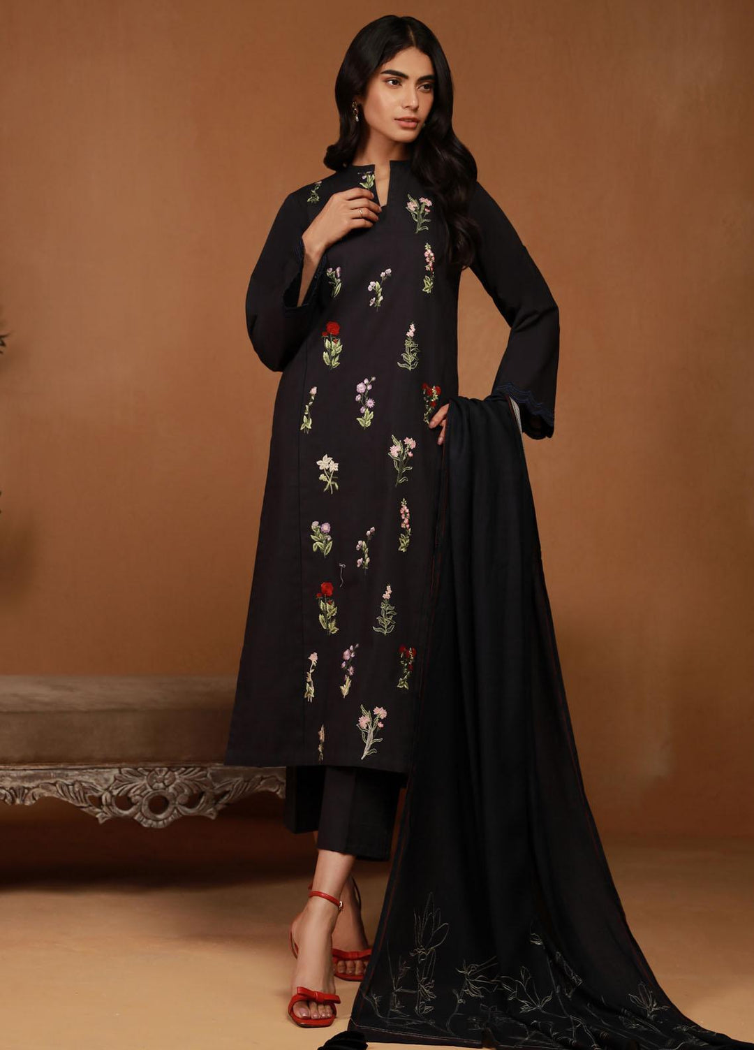 Sahar Embroidered Cross Hatch Suits Unstitched 3 Piece SHR23WCH WCH-V2-23-05 - Winter Collection