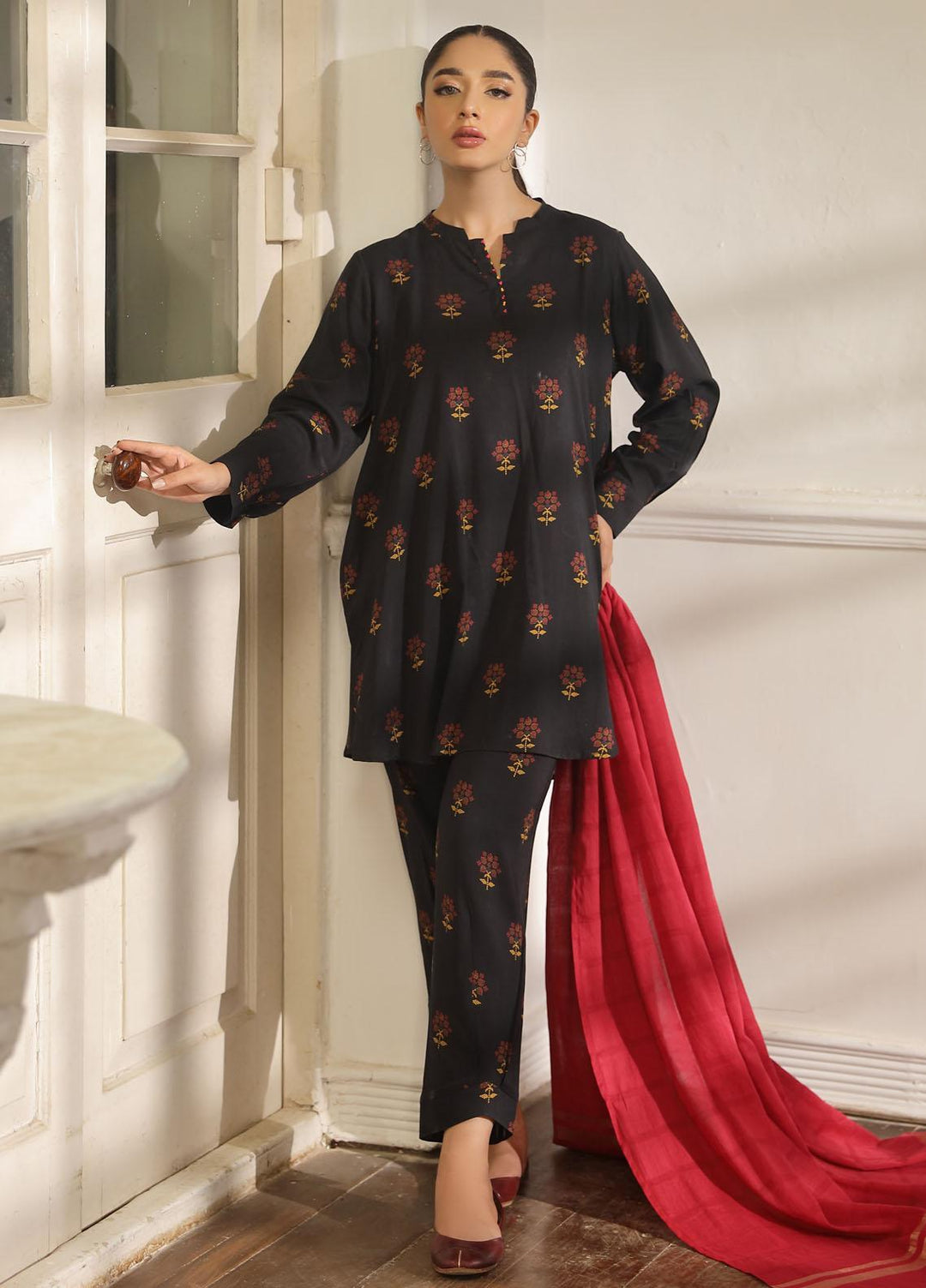 Sahar Printed Viscose Suits Unstitched 3 Piece SHR23VL AW-V1-23-04 - Winter Collection