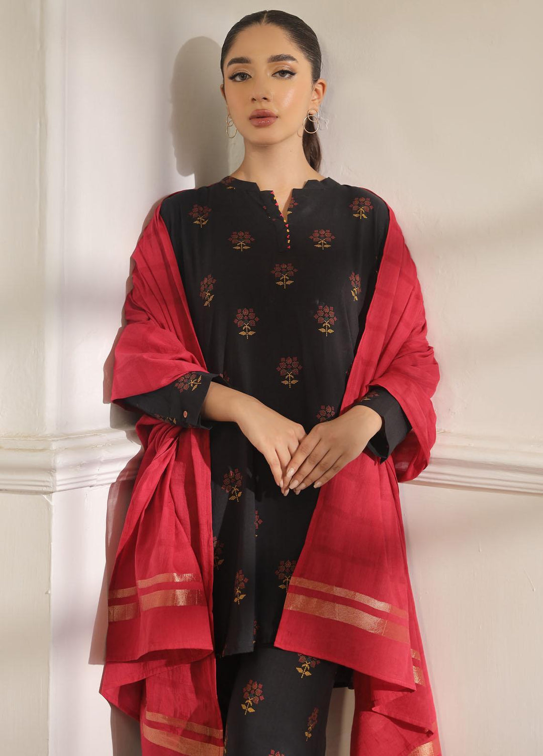 Sahar Printed Viscose Suits Unstitched 3 Piece SHR23VL AW-V1-23-04 - Winter Collection