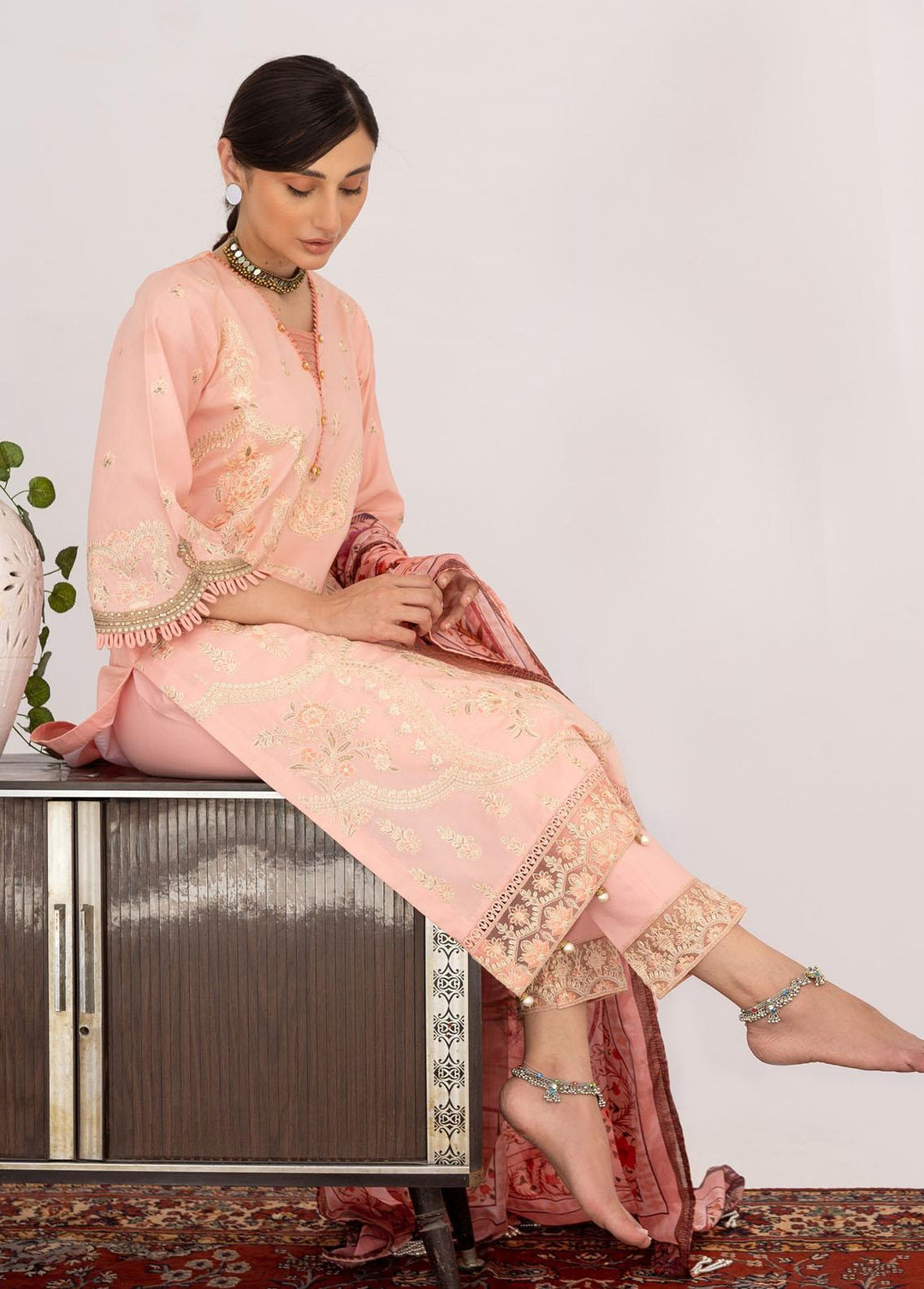 Saheliyaan by Gisele Embroidered Lawn Suits Unstitched 3 Piece GL23S Alishba - Luxury Collection