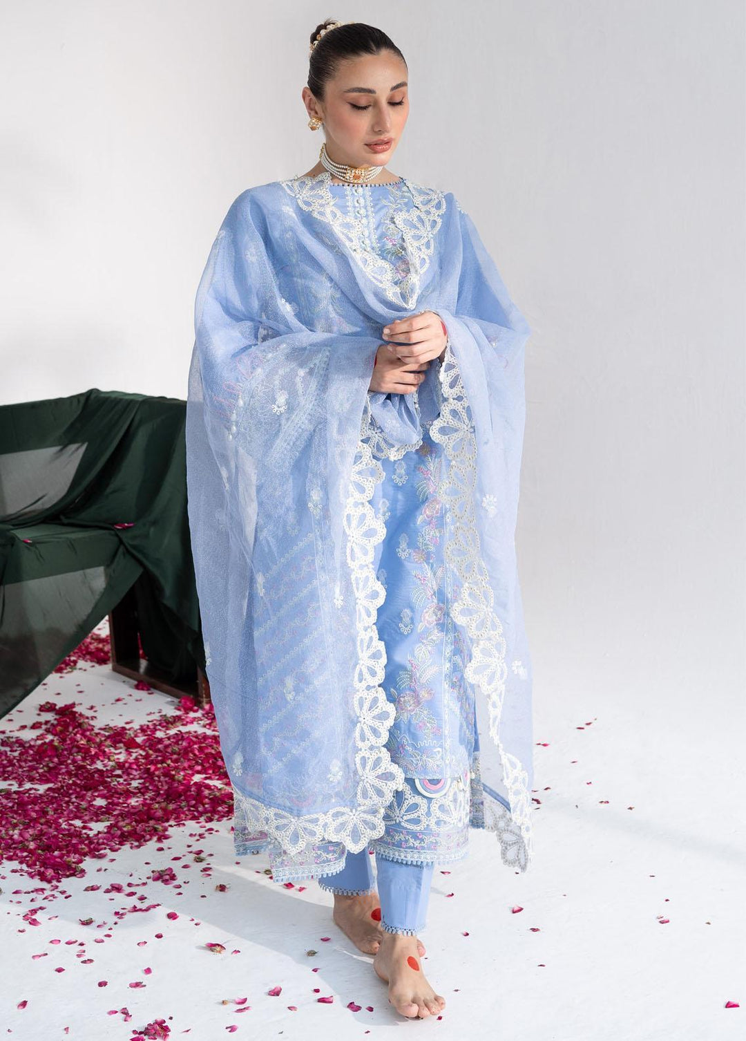 Saheliyaan by Gisele Embroidered Lawn Suits Unstitched 3 Piece GL23S Ariz - Luxury Collection