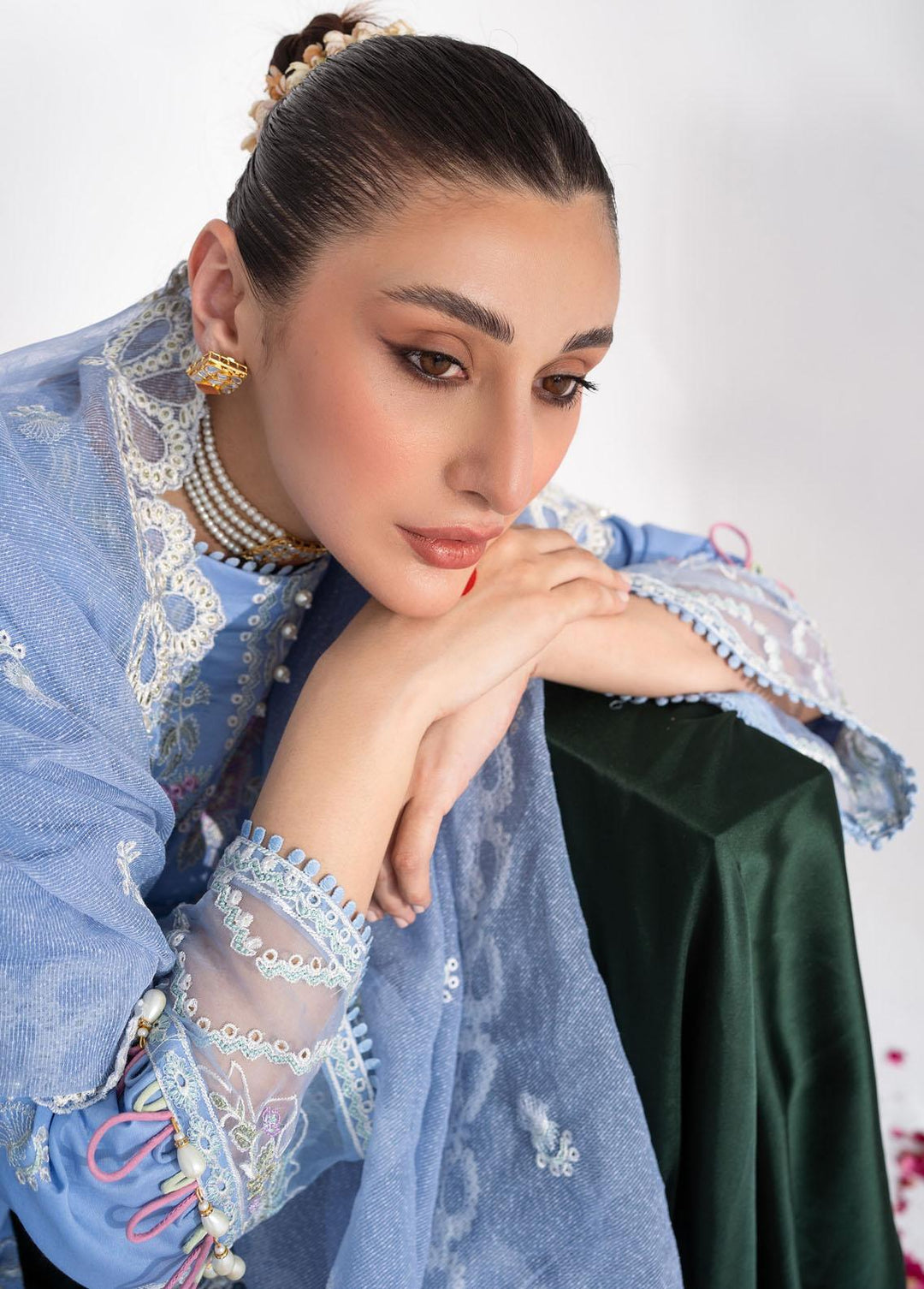 Saheliyaan by Gisele Embroidered Lawn Suits Unstitched 3 Piece GL23S Ariz - Luxury Collection