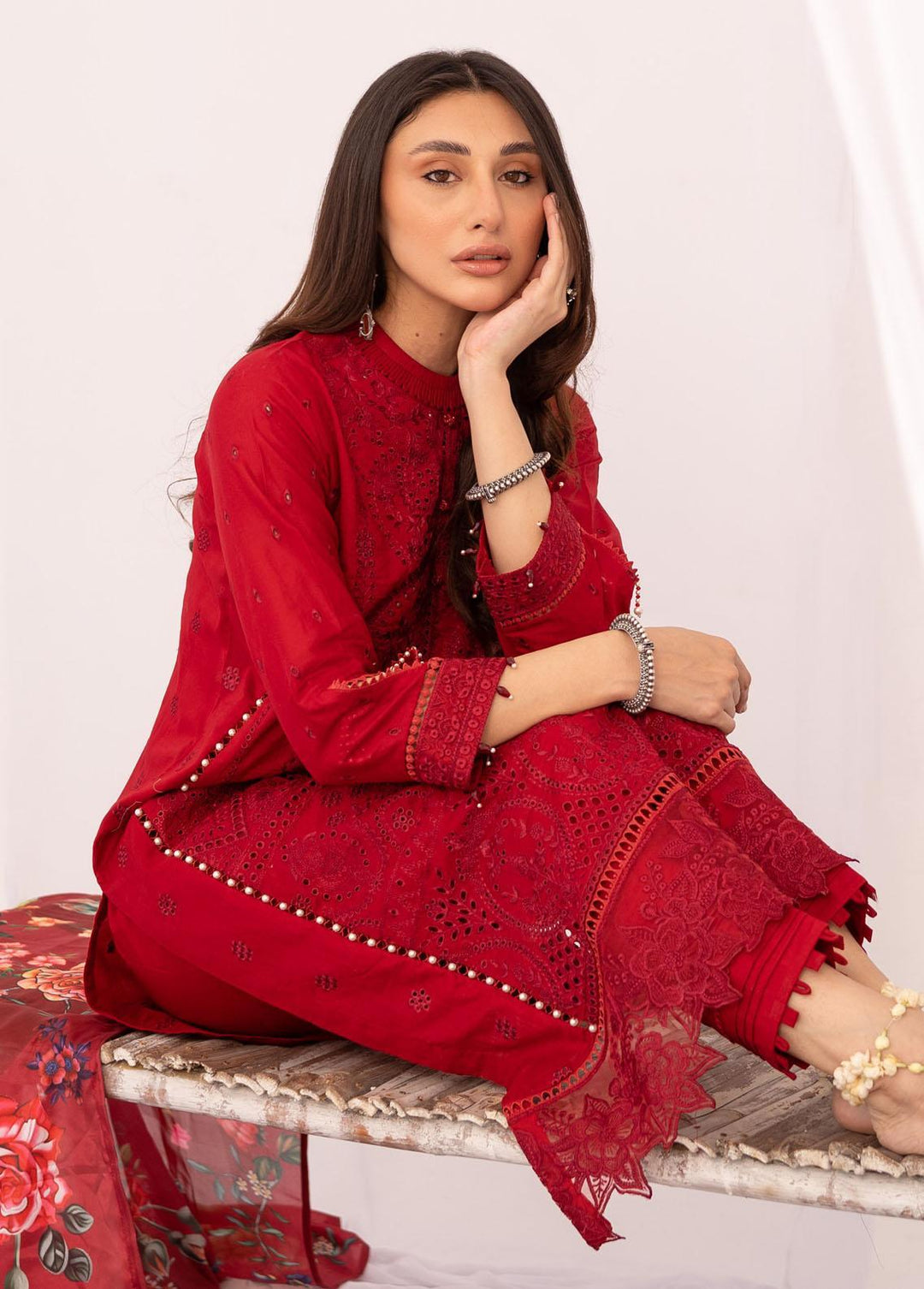 Saheliyaan by Gisele Embroidered Lawn Suits Unstitched 3 Piece GL23S Layla - Luxury Collection