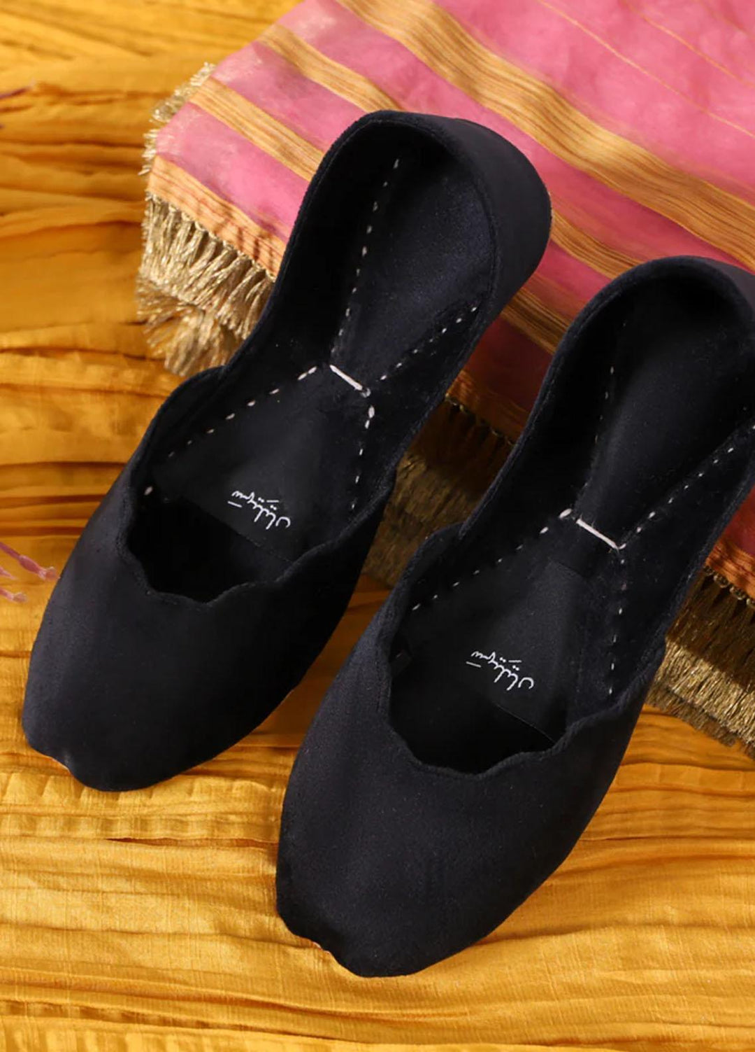 Saheliyan Festive Style   Khussay BLACK KADIFE NAYA00BLA101