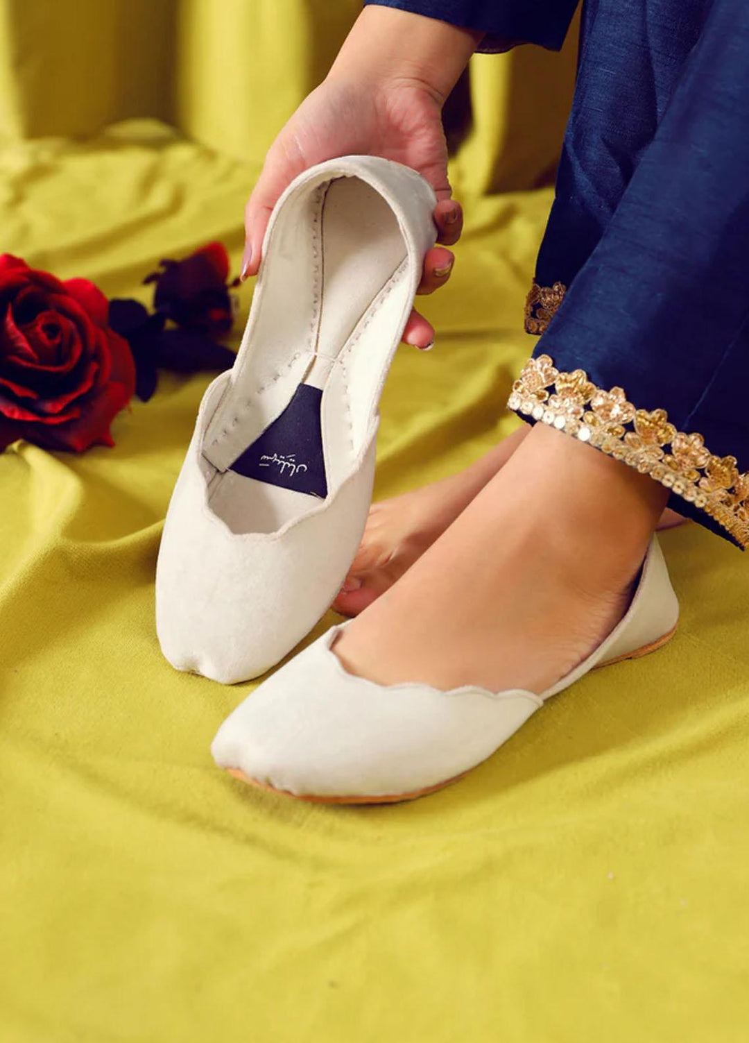 Saheliyan Festive Style   Khussay WHITE KADIFE NAYA00WH102