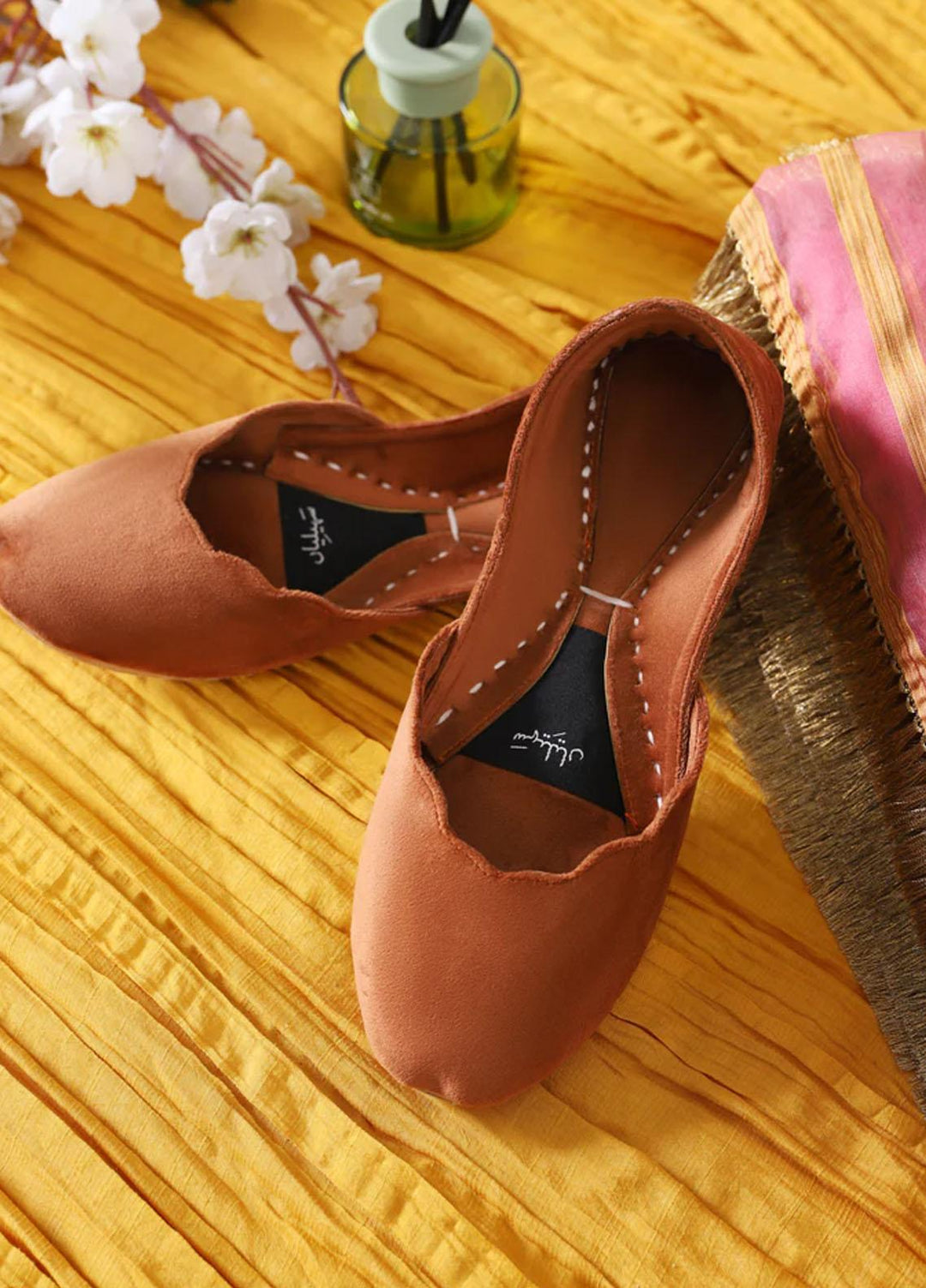Saheliyan Festive Style   Khussay BROWN KADIFE NAYA00BR105