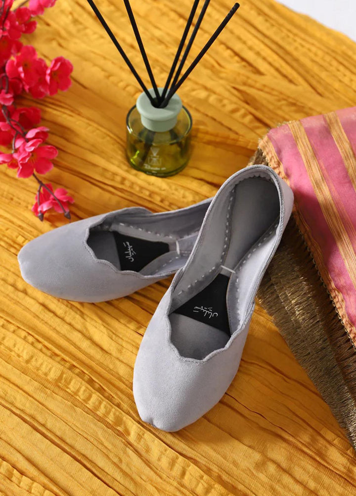 Saheliyan Festive Style   Khussay GREY KADIFE NAYA00GRE109