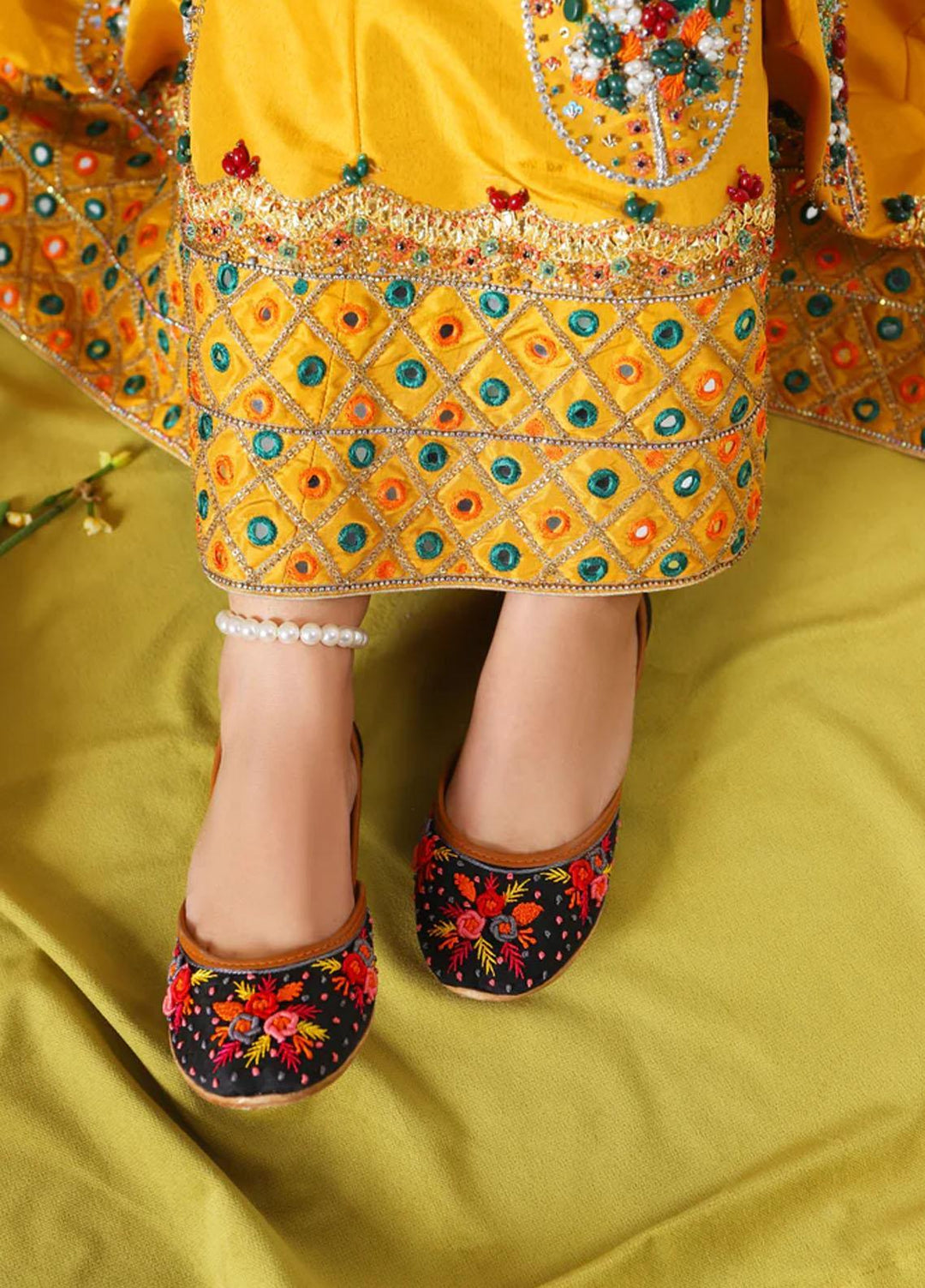 Saheliyan Festive Style   Khussay LAPIS NAYA00LAP111