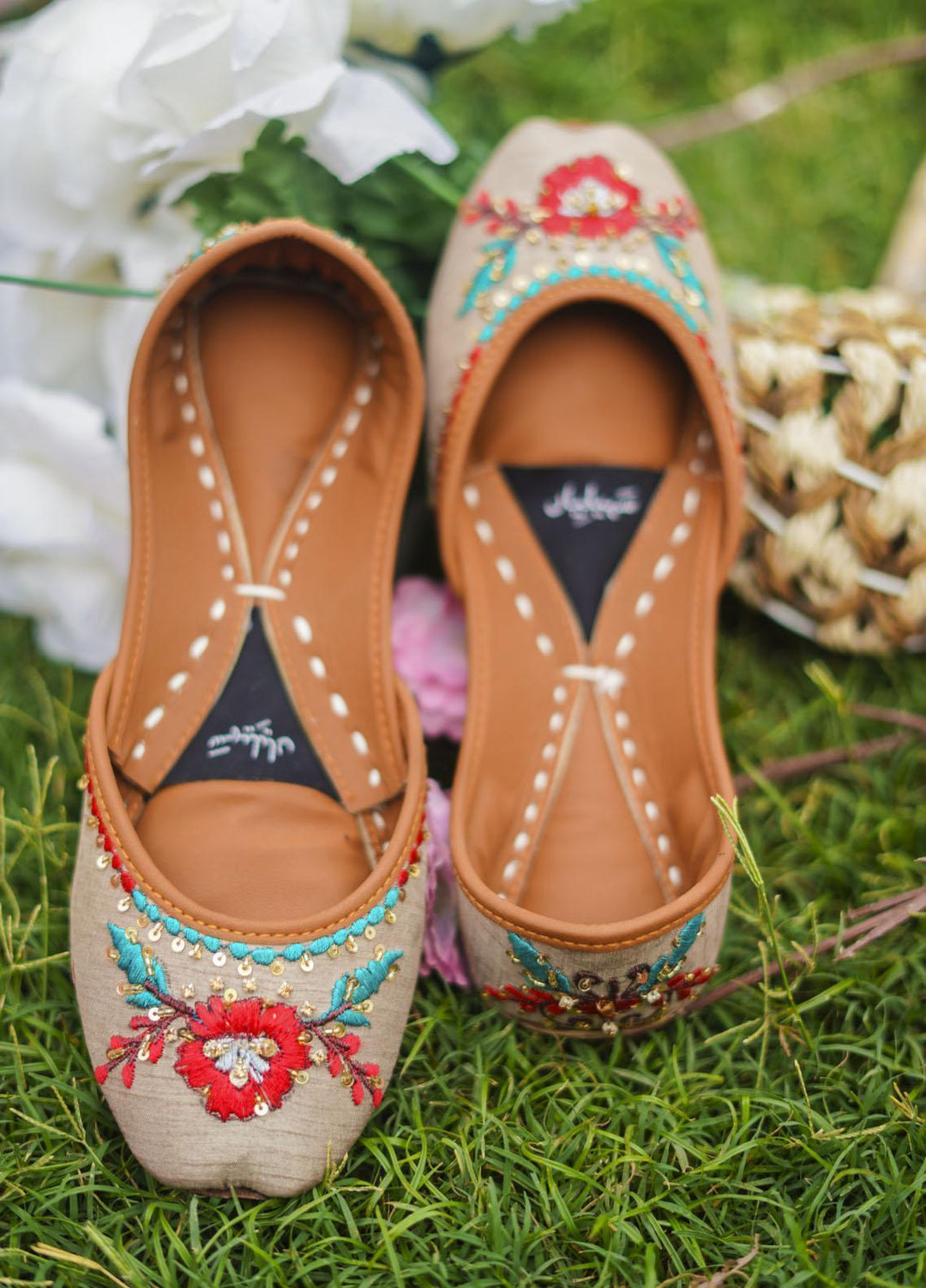 Saheliyan Festive Style  Khussay  PHOOL00ZI104 ZINNIA