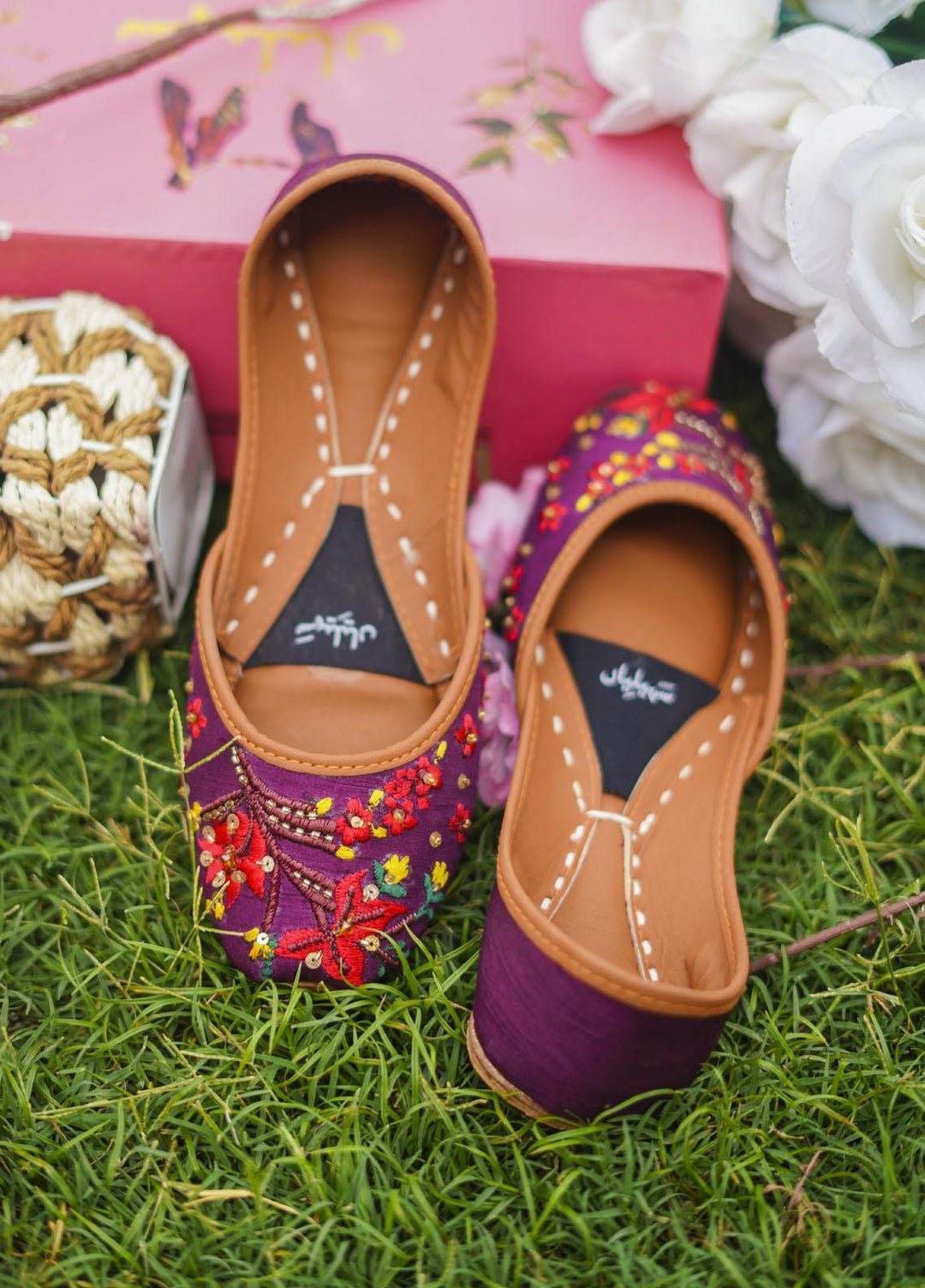 Saheliyan Festive Style  Khussay  PHOOL00AL120 ALLIUM