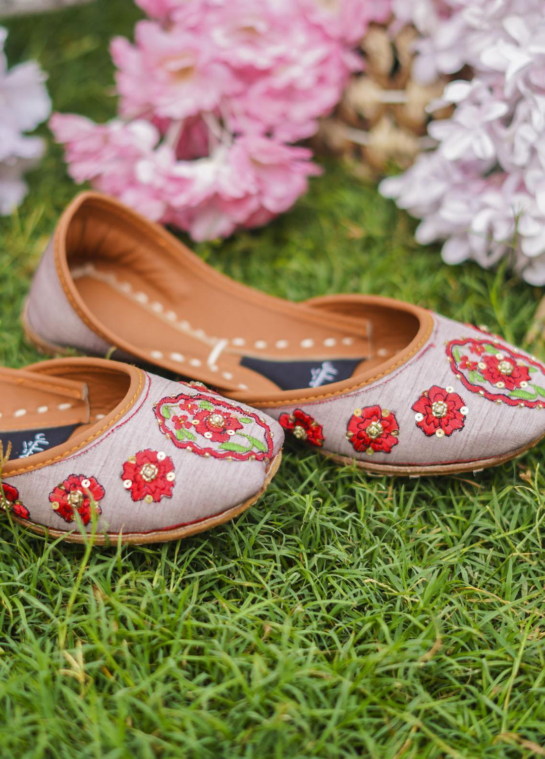 Saheliyan Festive Style  Khussay  PHOOL00DH122 DHALIA