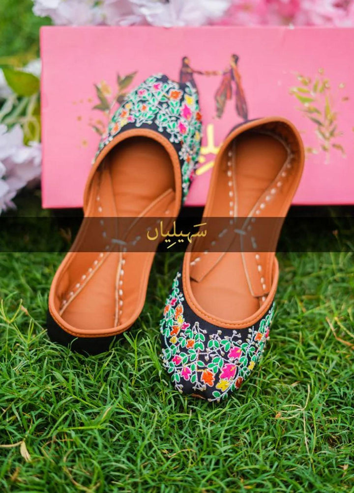 Saheliyan Festive Style  Khussay  Aster