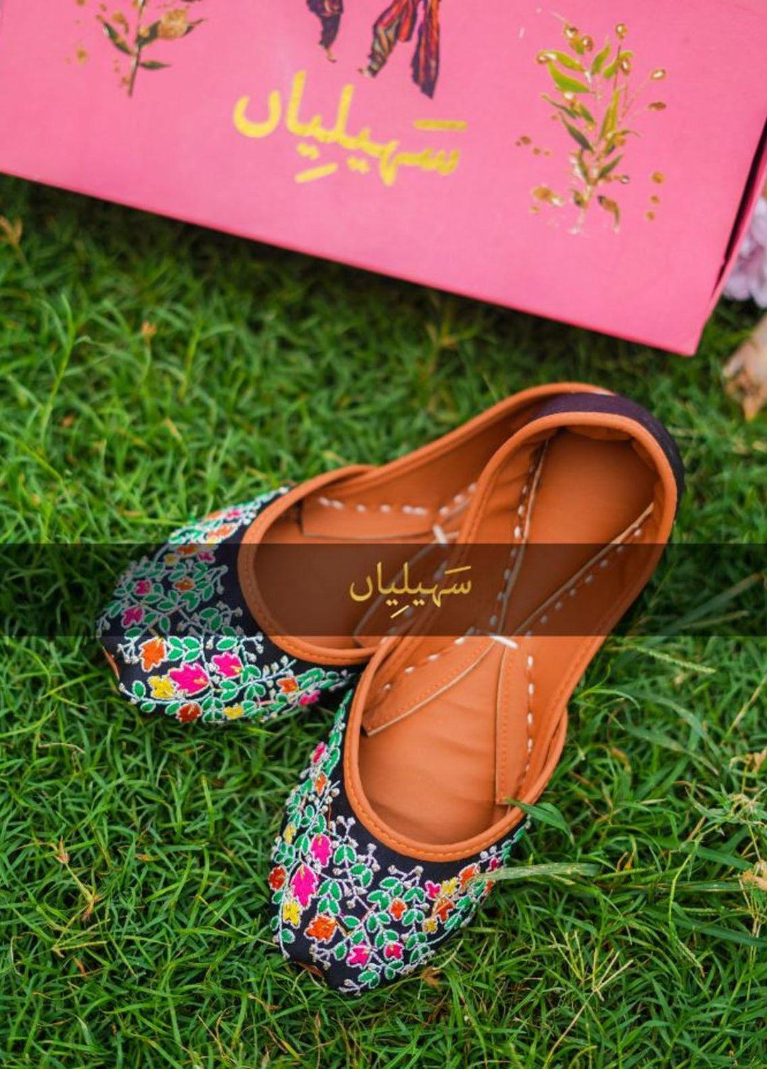 Saheliyan Festive Style  Khussay  Aster