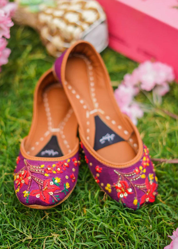 Saheliyan Festive Style  Khussay  Bloom