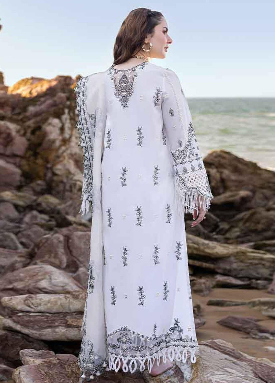 Sahil Kinare by Qalamkar Embroidered Lawn Suits Unstitched 3 Piece QLM24SK FP-02 Fiza - Summer Collection