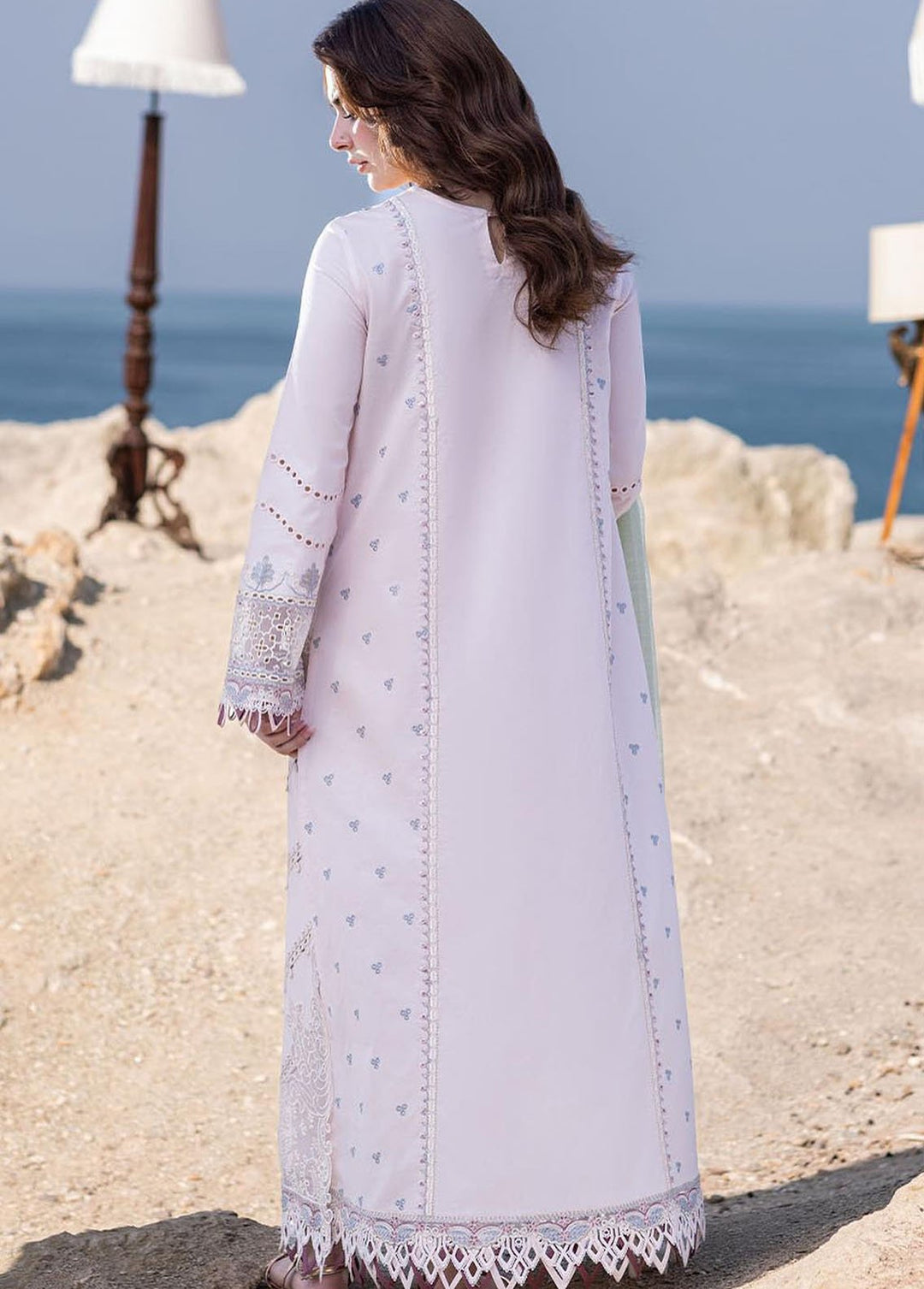 Sahil Kinare by Qalamkar Embroidered Lawn Suits Unstitched 3 Piece QLM24SK FP-08 Nia - Summer Collection